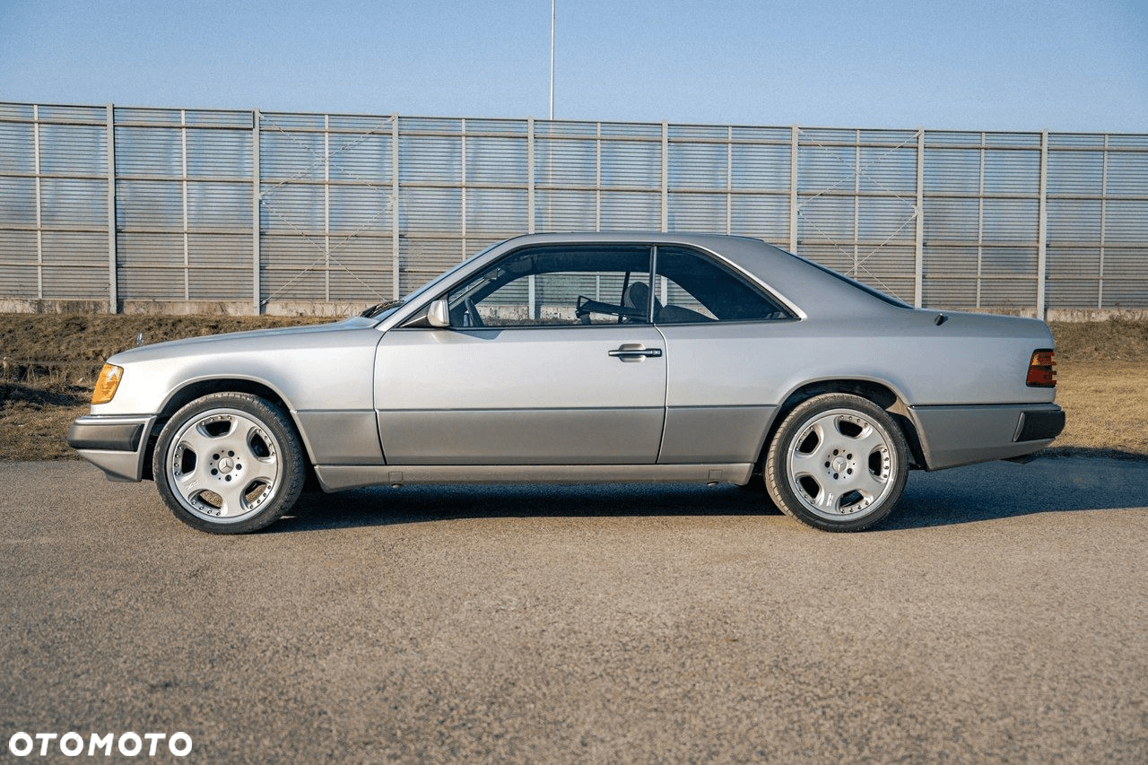 Mercedes-Benz Klasa E zdjęcie 10