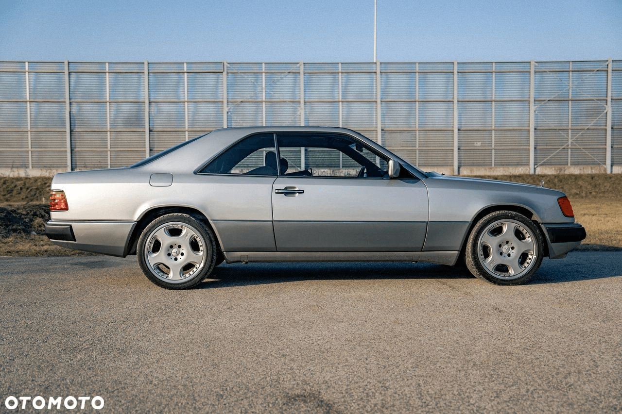 Mercedes-Benz Klasa E zdjęcie 9