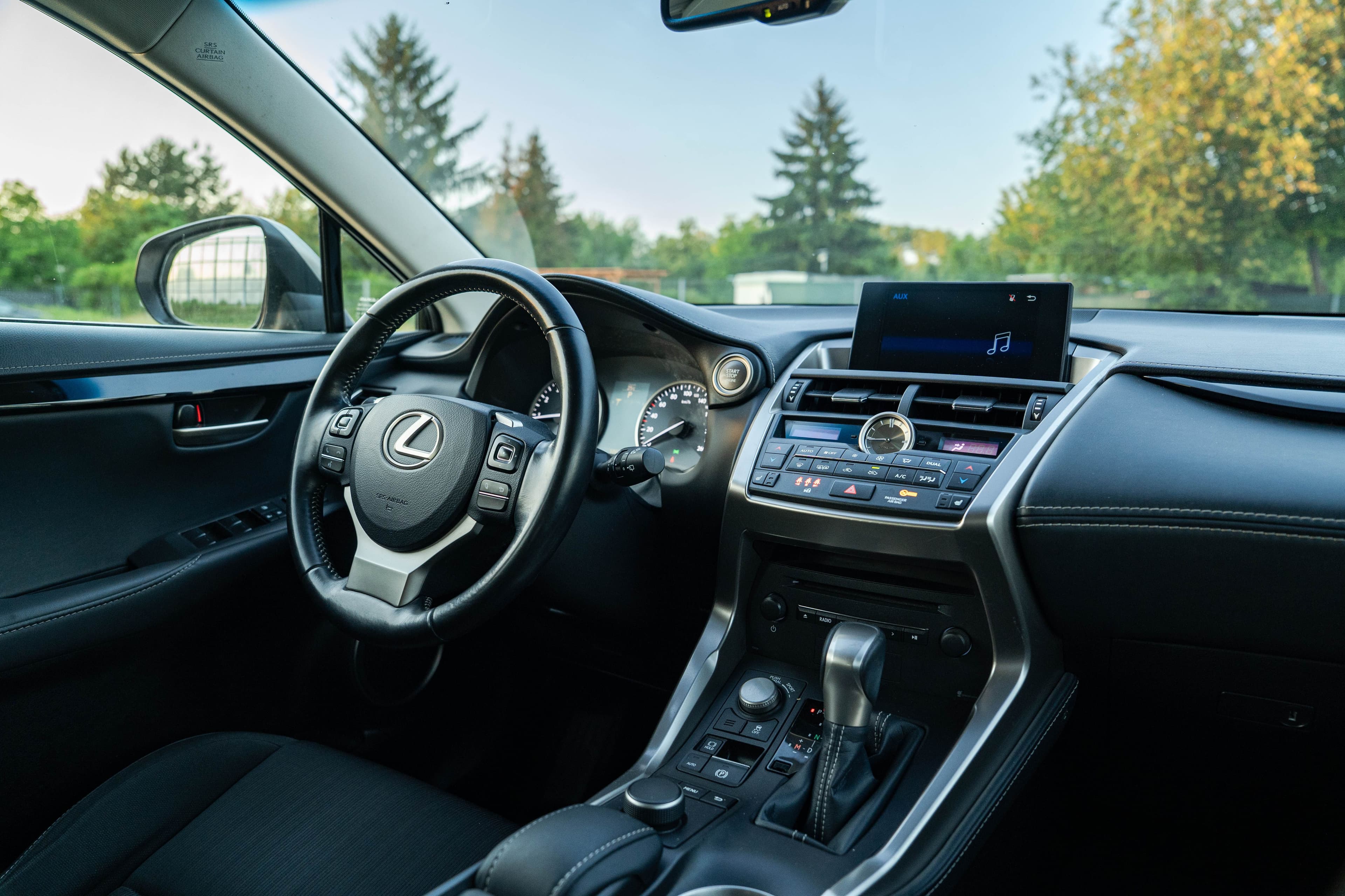 Lexus NX zdjęcie 19