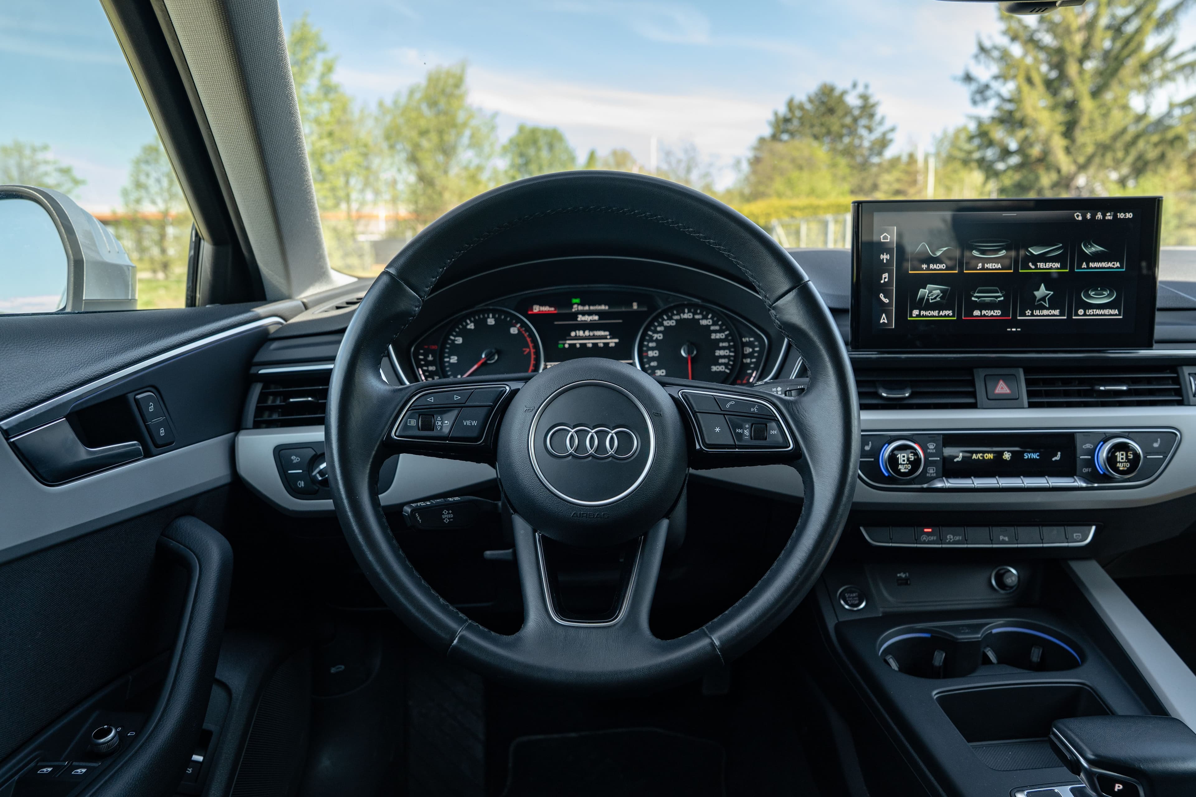 Audi A4 zdjęcie 16