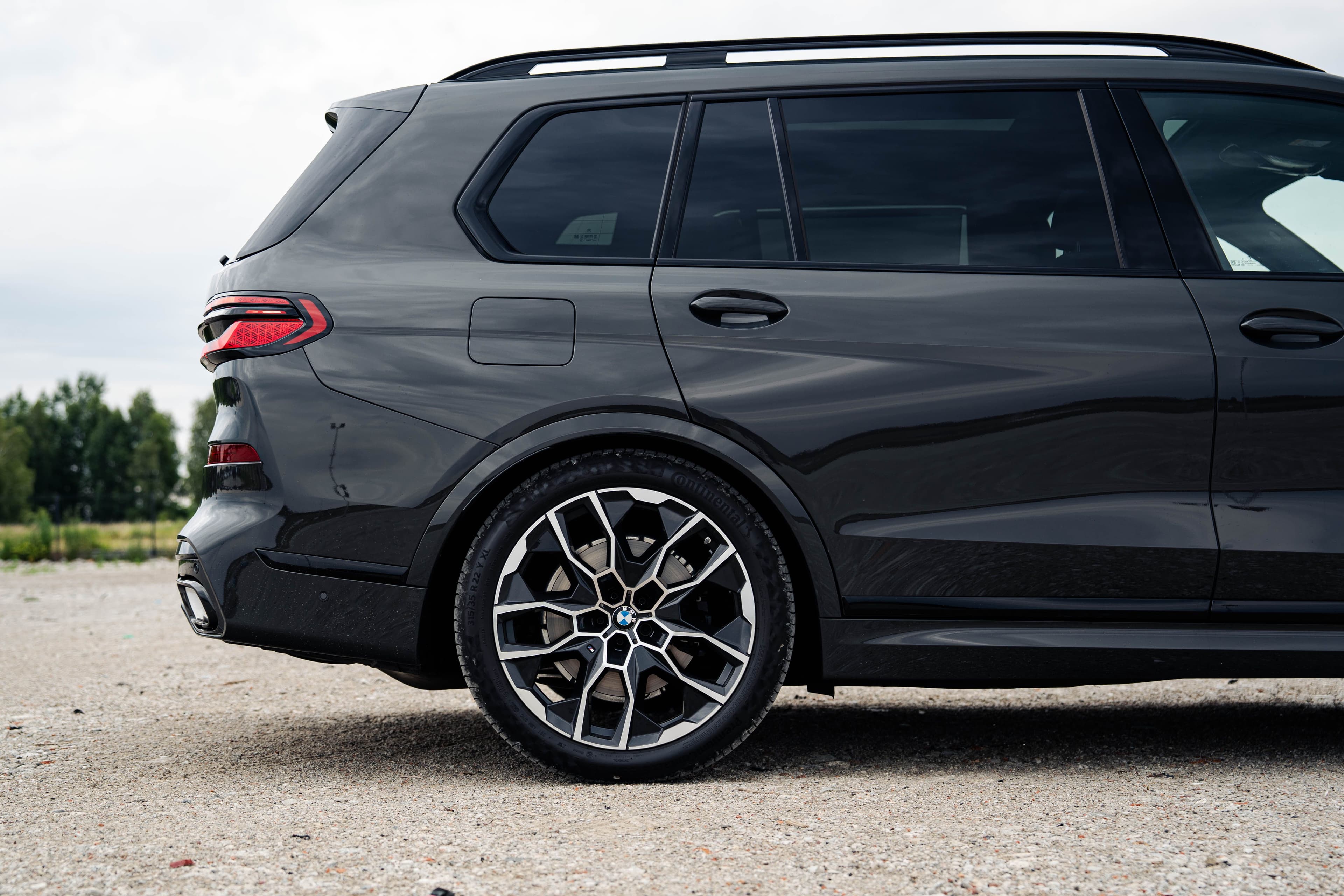 BMW X7 zdjęcie 8