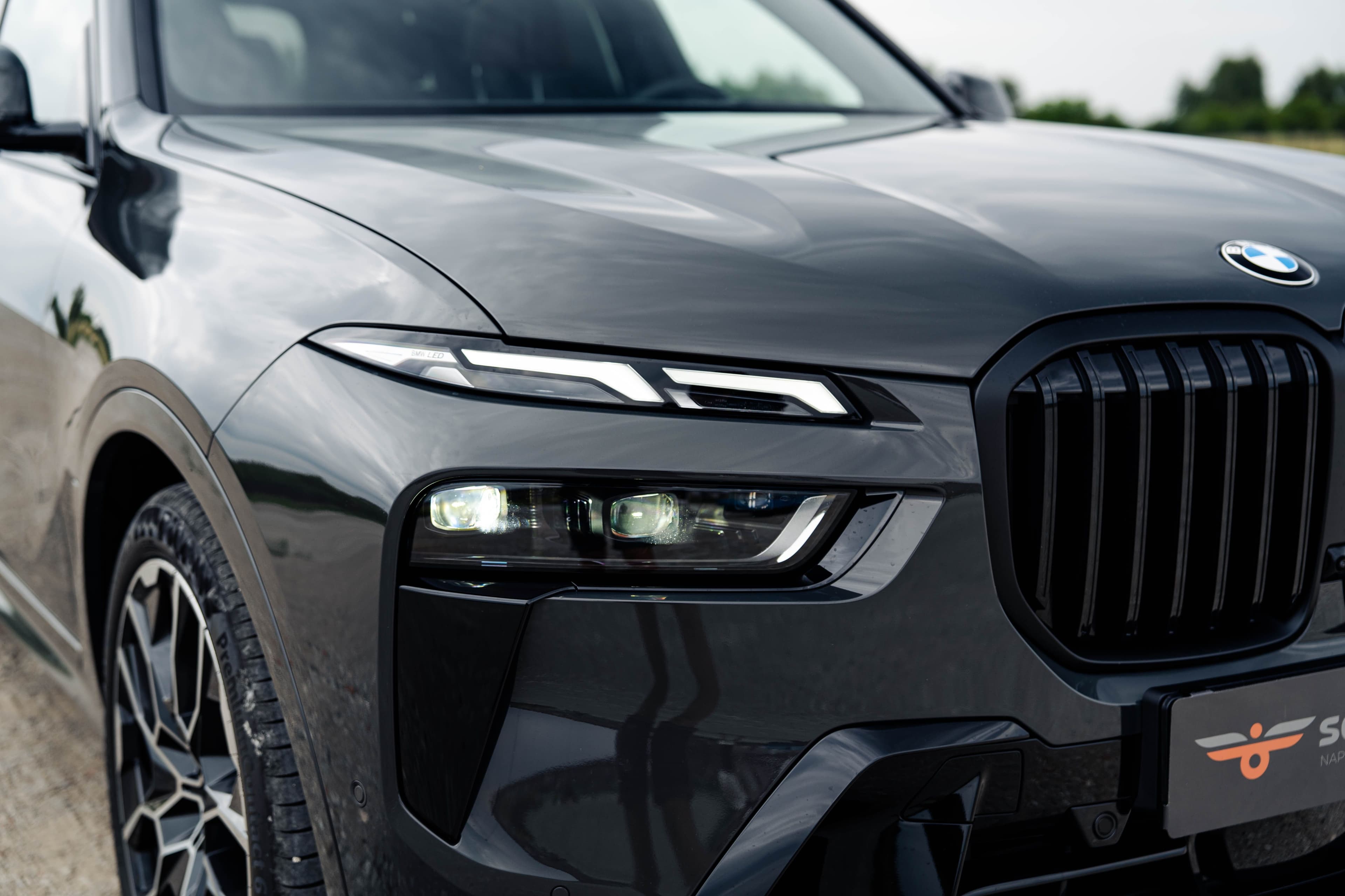 BMW X7 zdjęcie 16