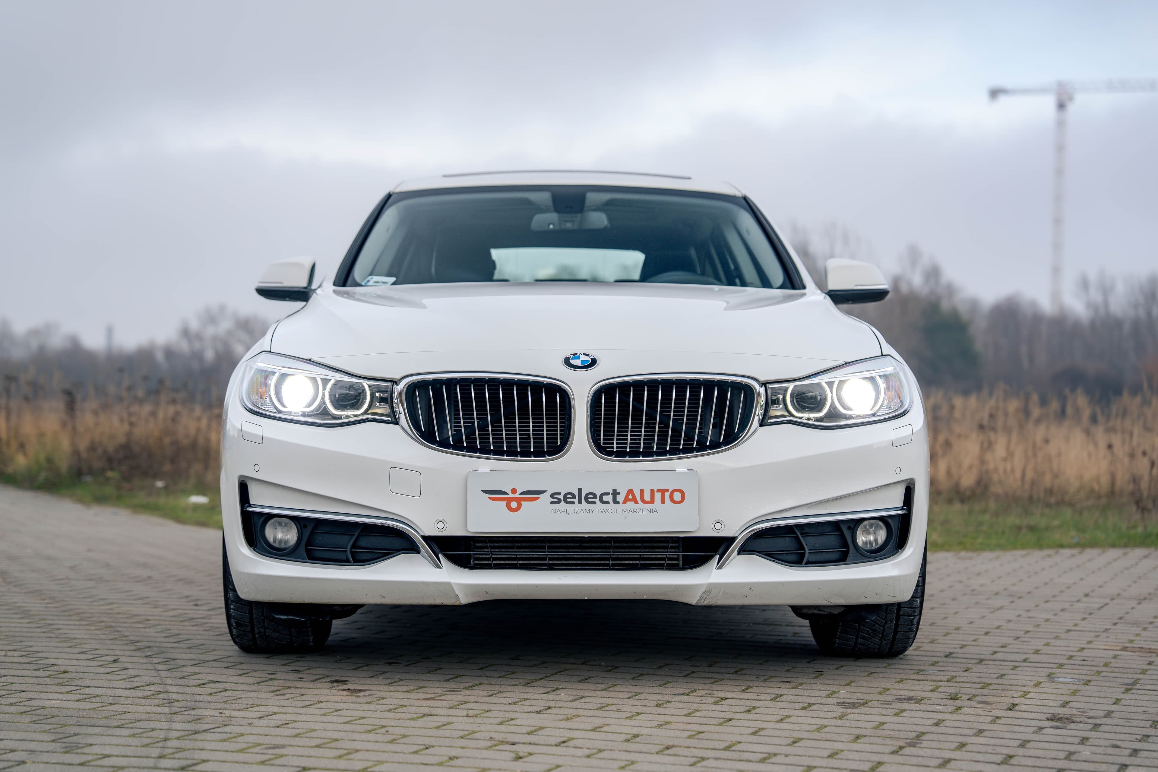 BMW Seria 3 zdjęcie 2