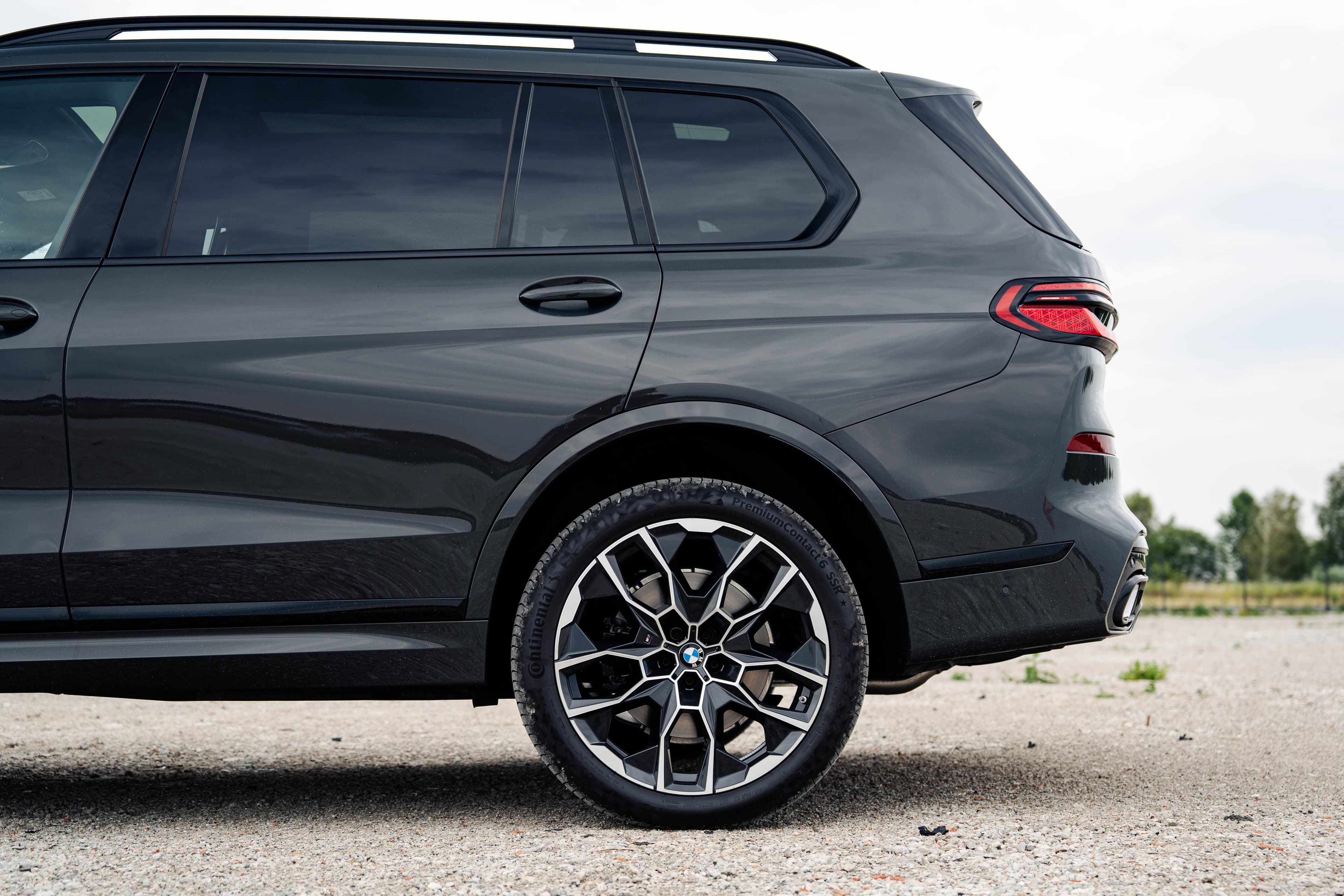 BMW X7 zdjęcie 12