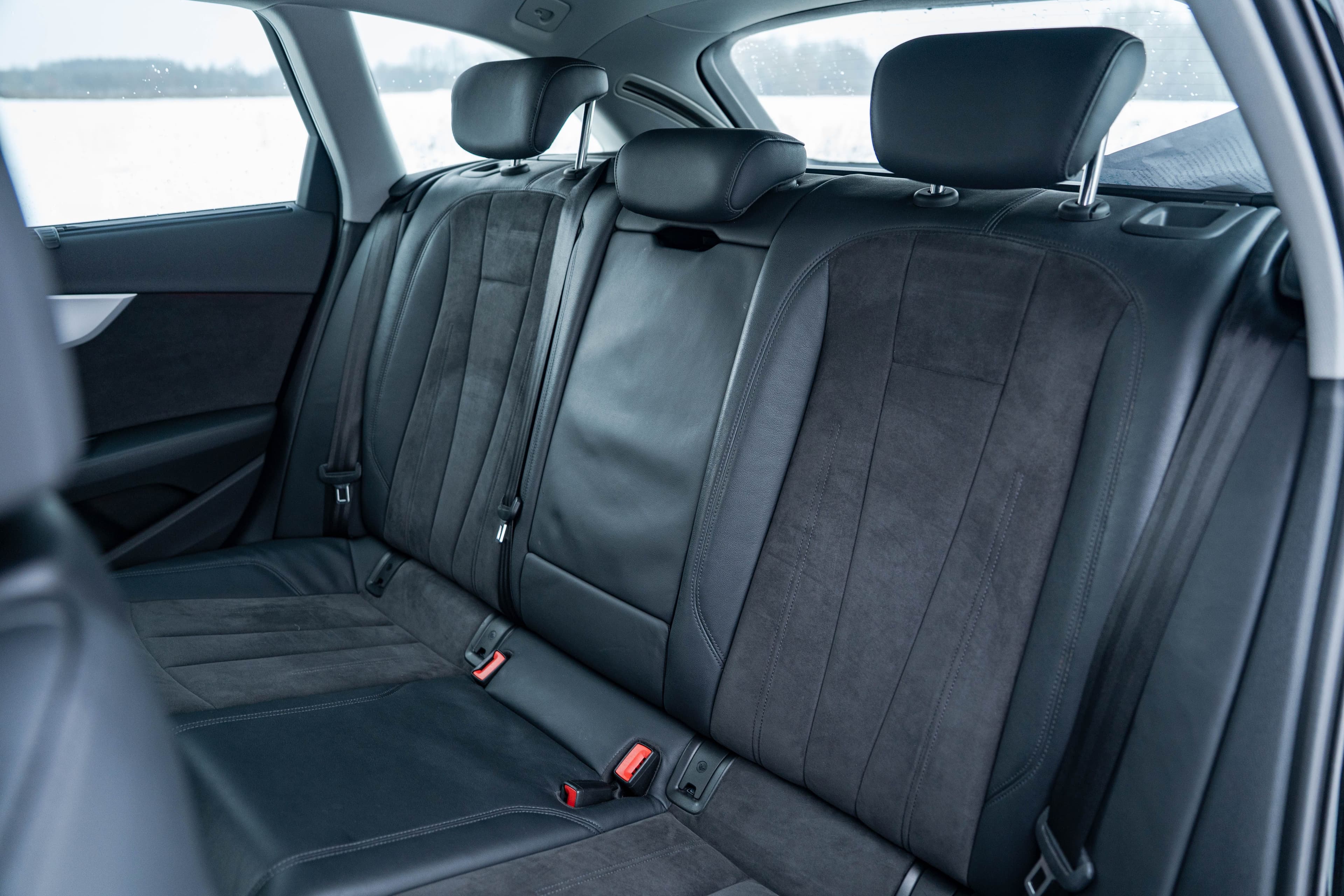 Audi A4 zdjęcie 29