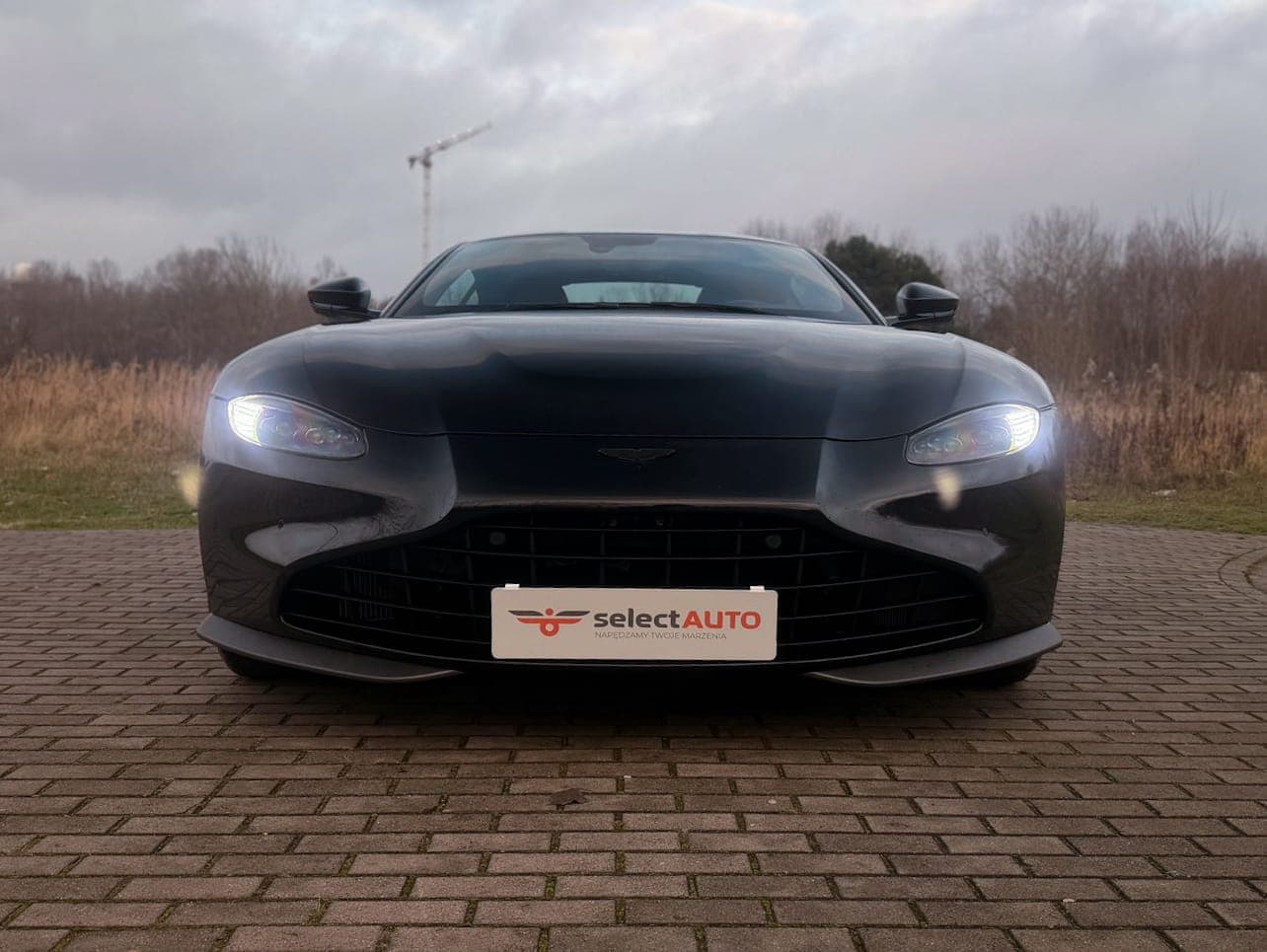 Aston Martin Vantage zdjęcie 2