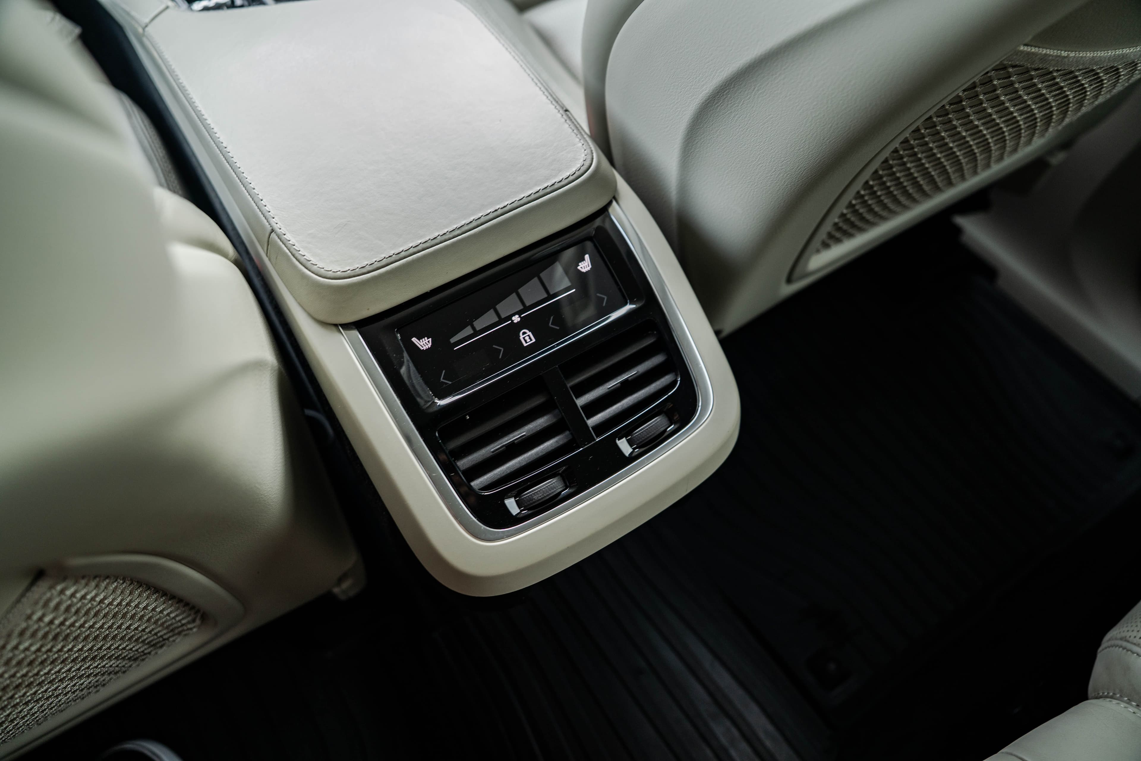 Volvo XC90 zdjęcie 31