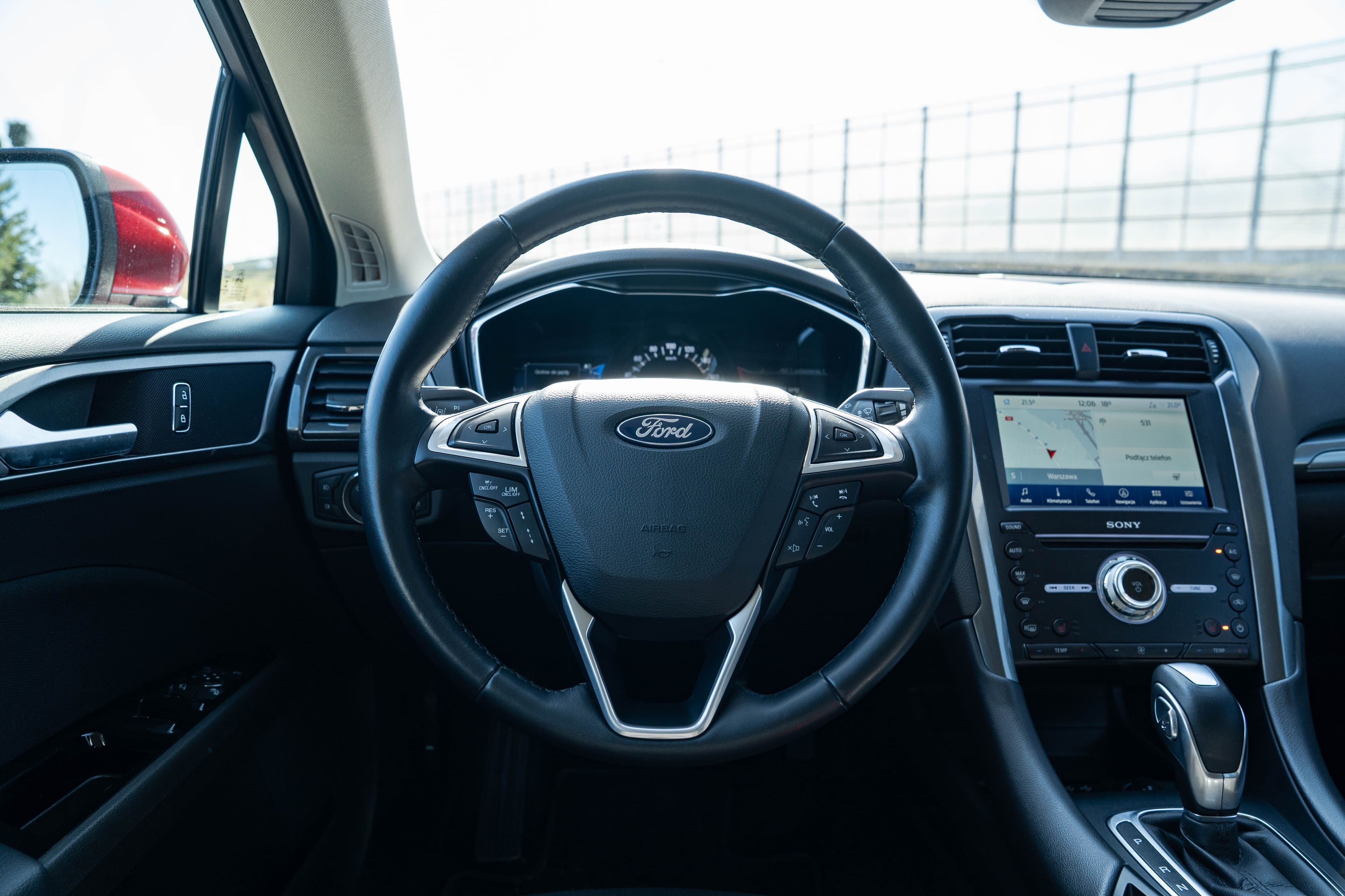 Ford Mondeo zdjęcie 17