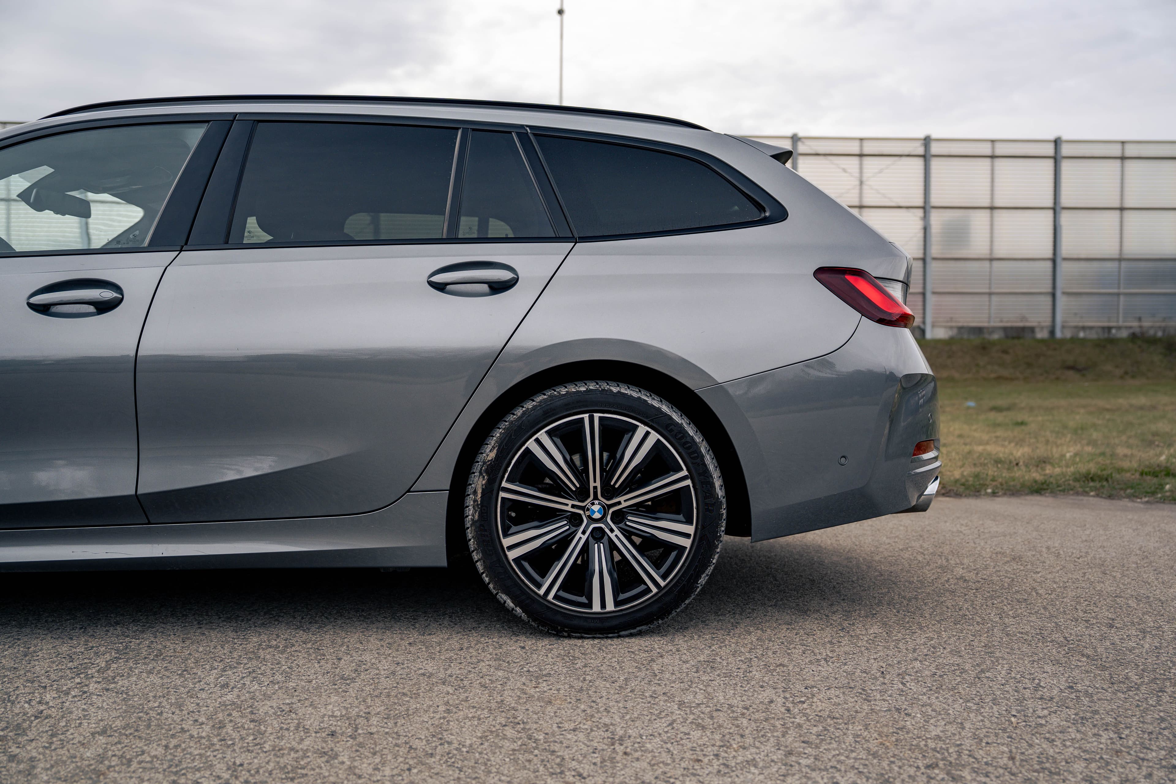 BMW Seria 3 zdjęcie 12