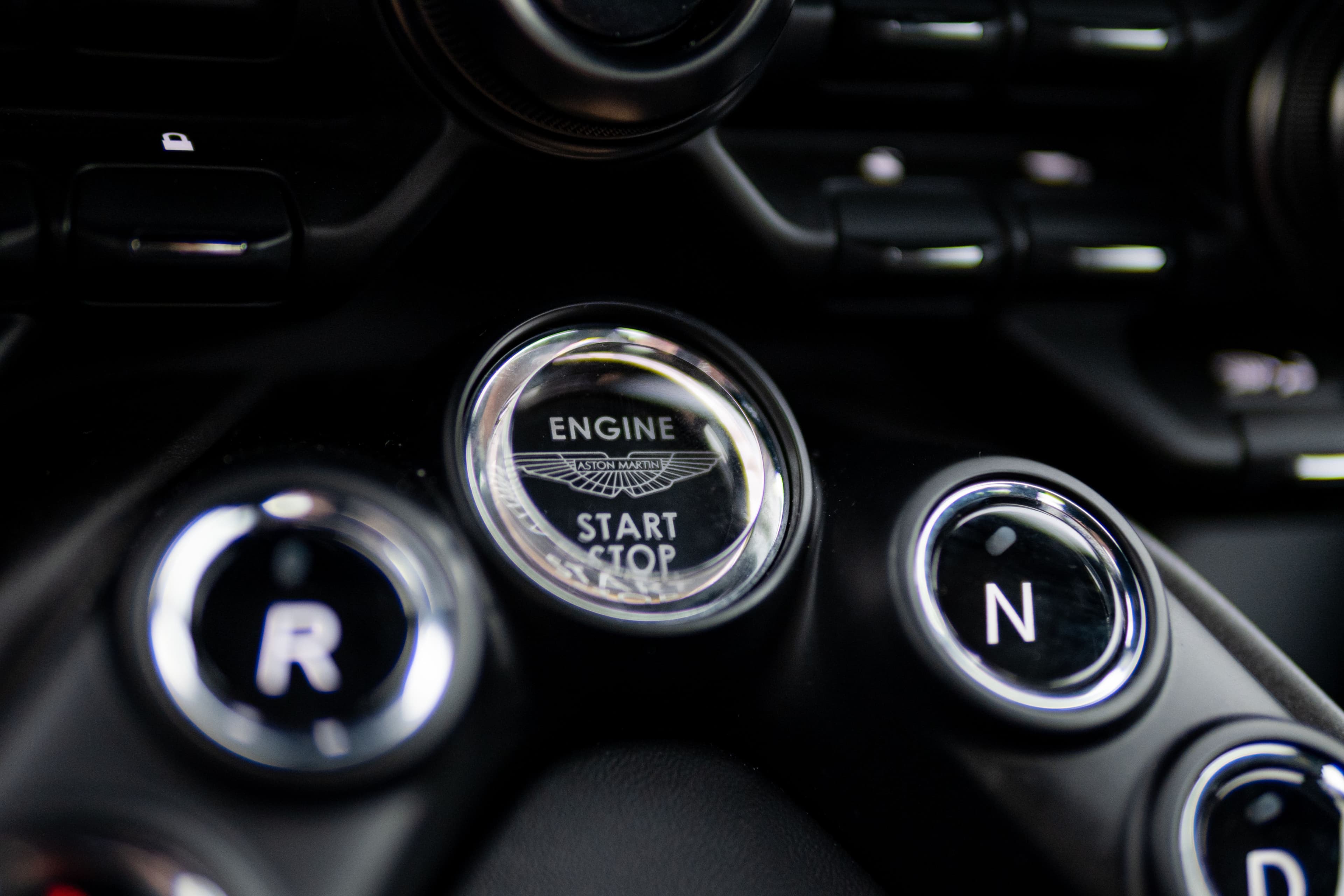 Aston Martin Vantage zdjęcie 32