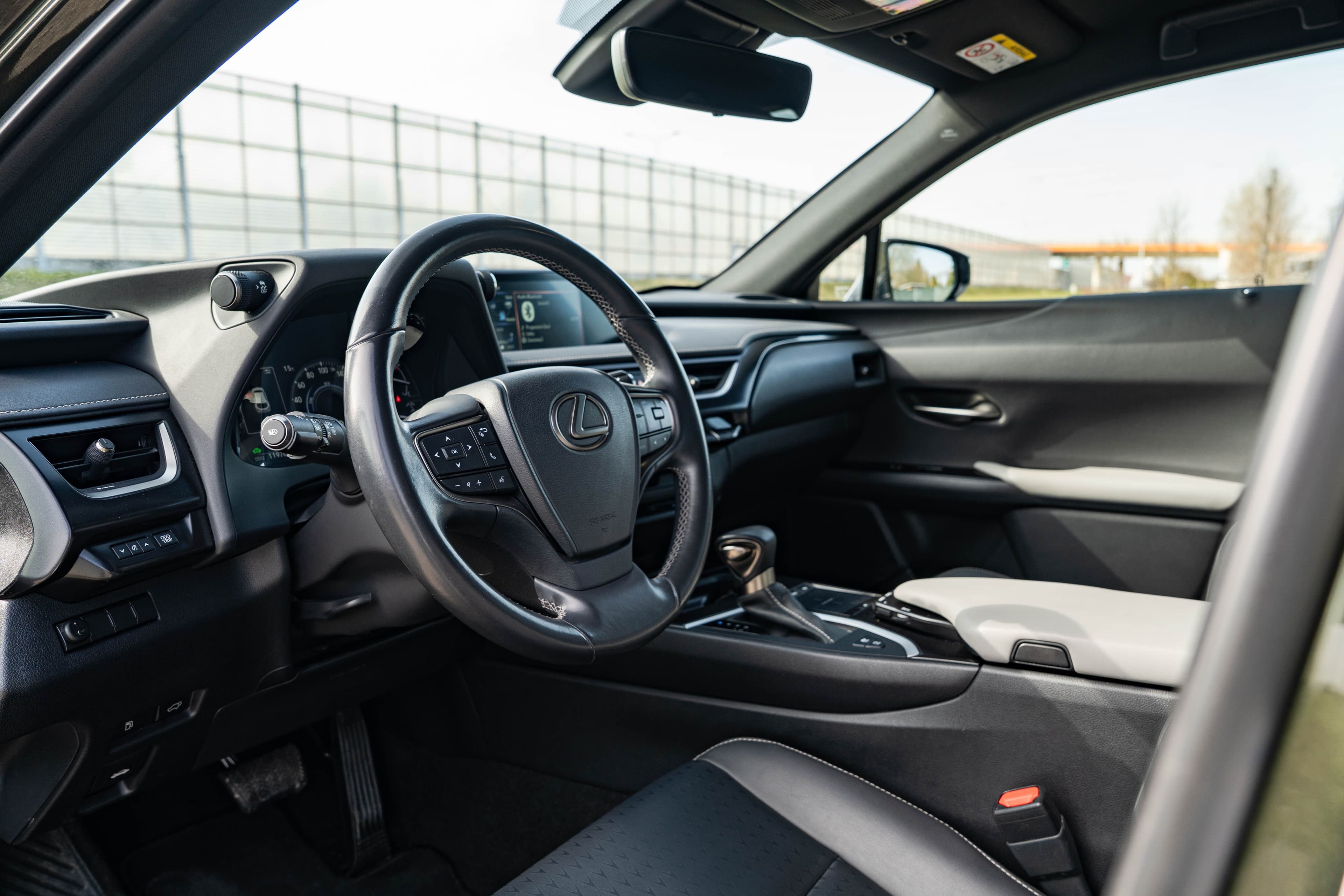 Lexus UX zdjęcie 17