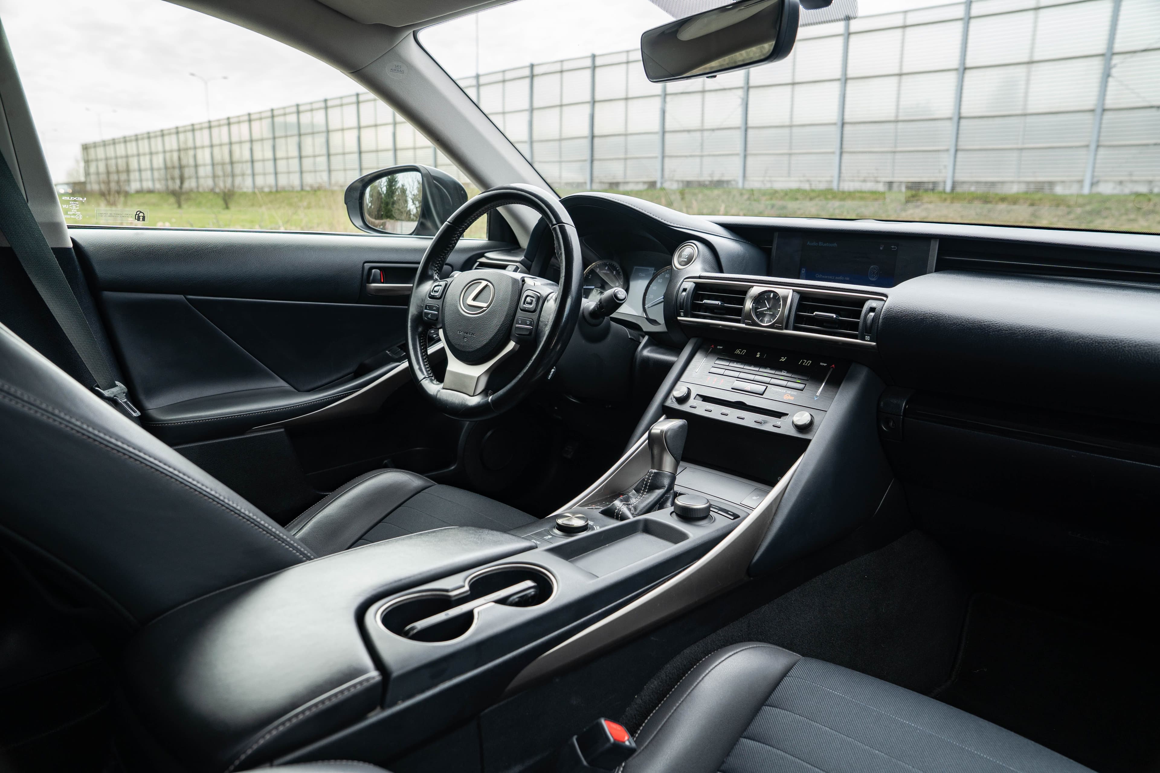 Lexus IS zdjęcie 19