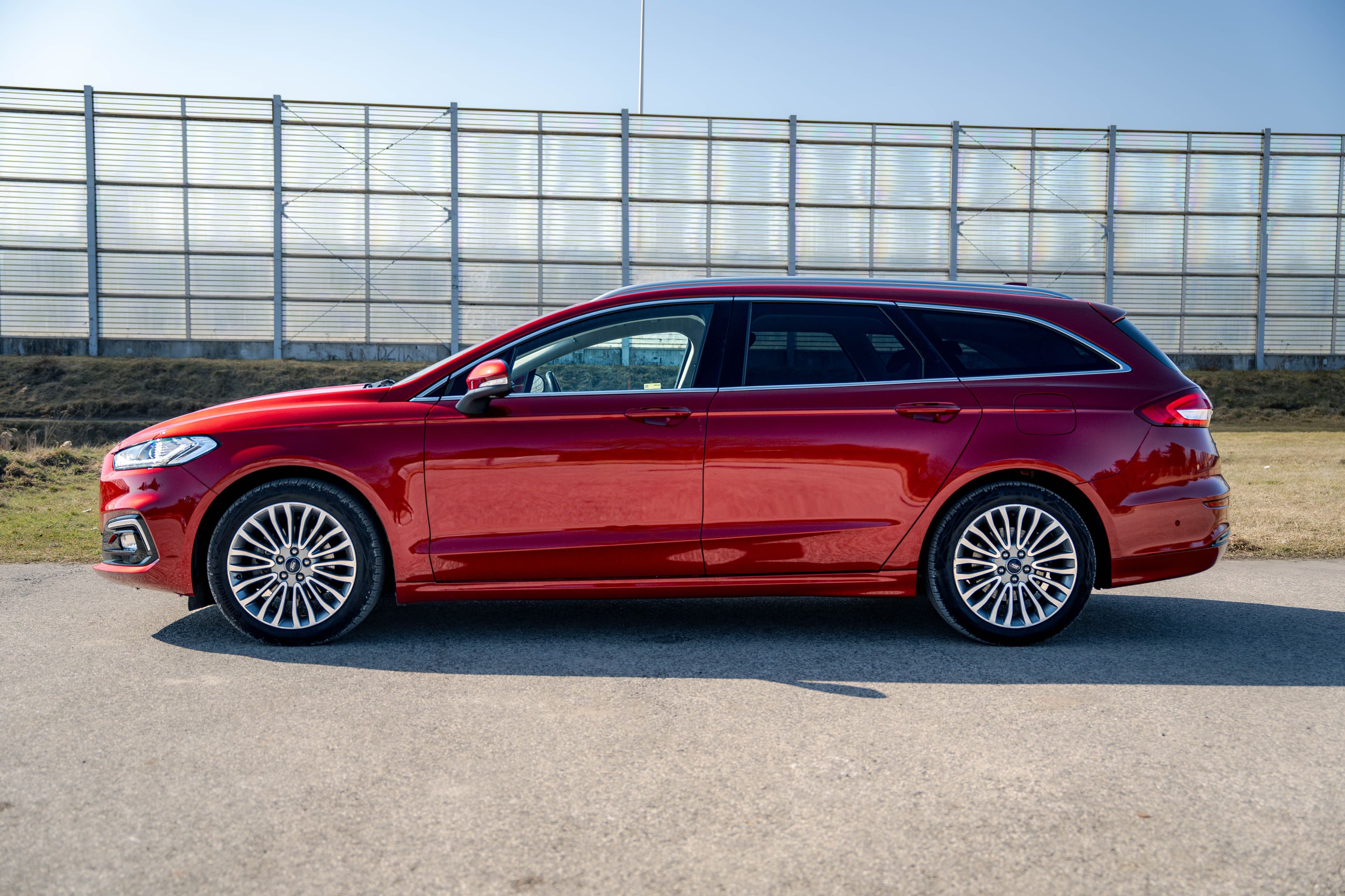 Ford Mondeo zdjęcie 10