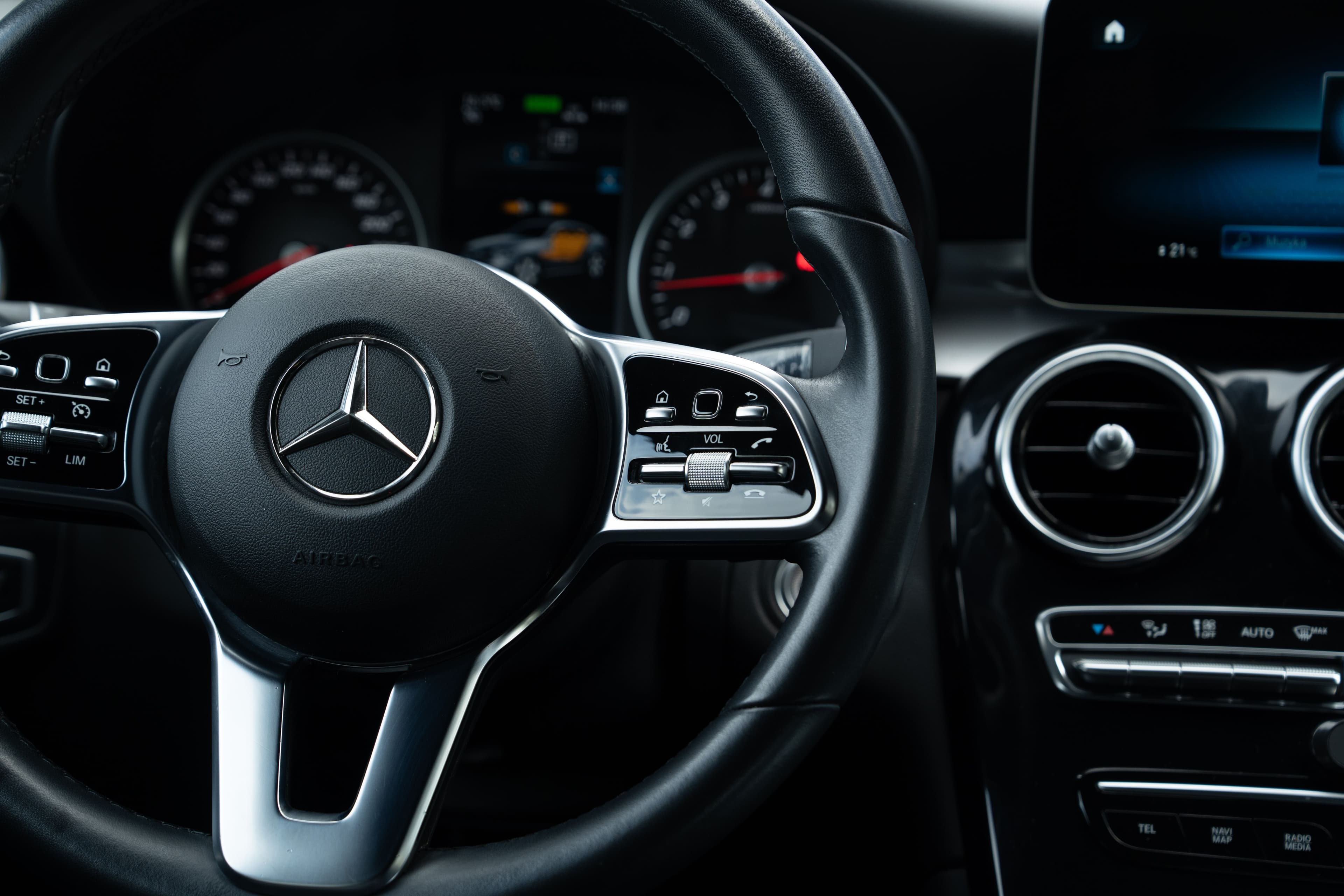 Mercedes-Benz GLC zdjęcie 18