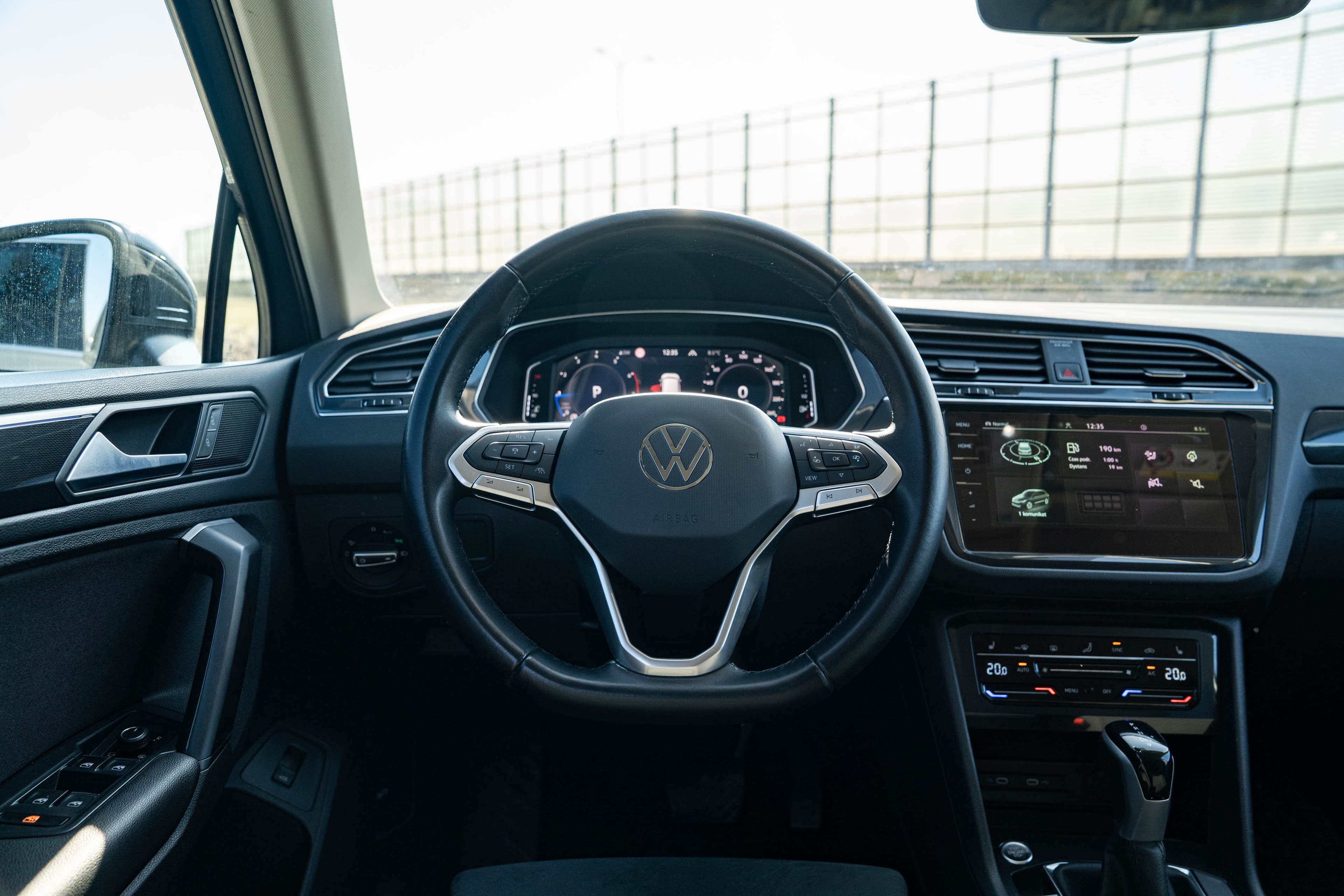 Volkswagen Tiguan zdjęcie 19