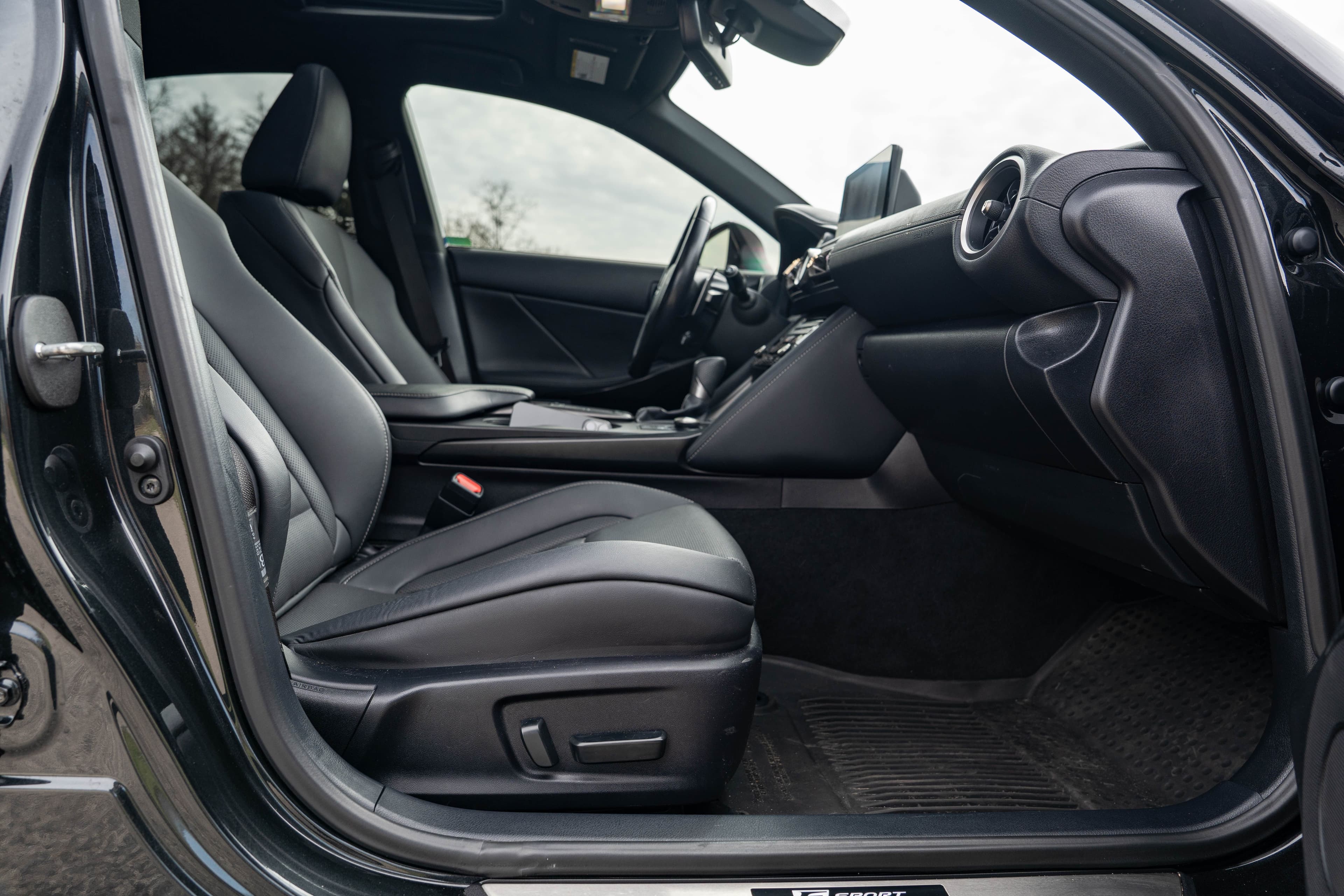 Lexus IS zdjęcie 24