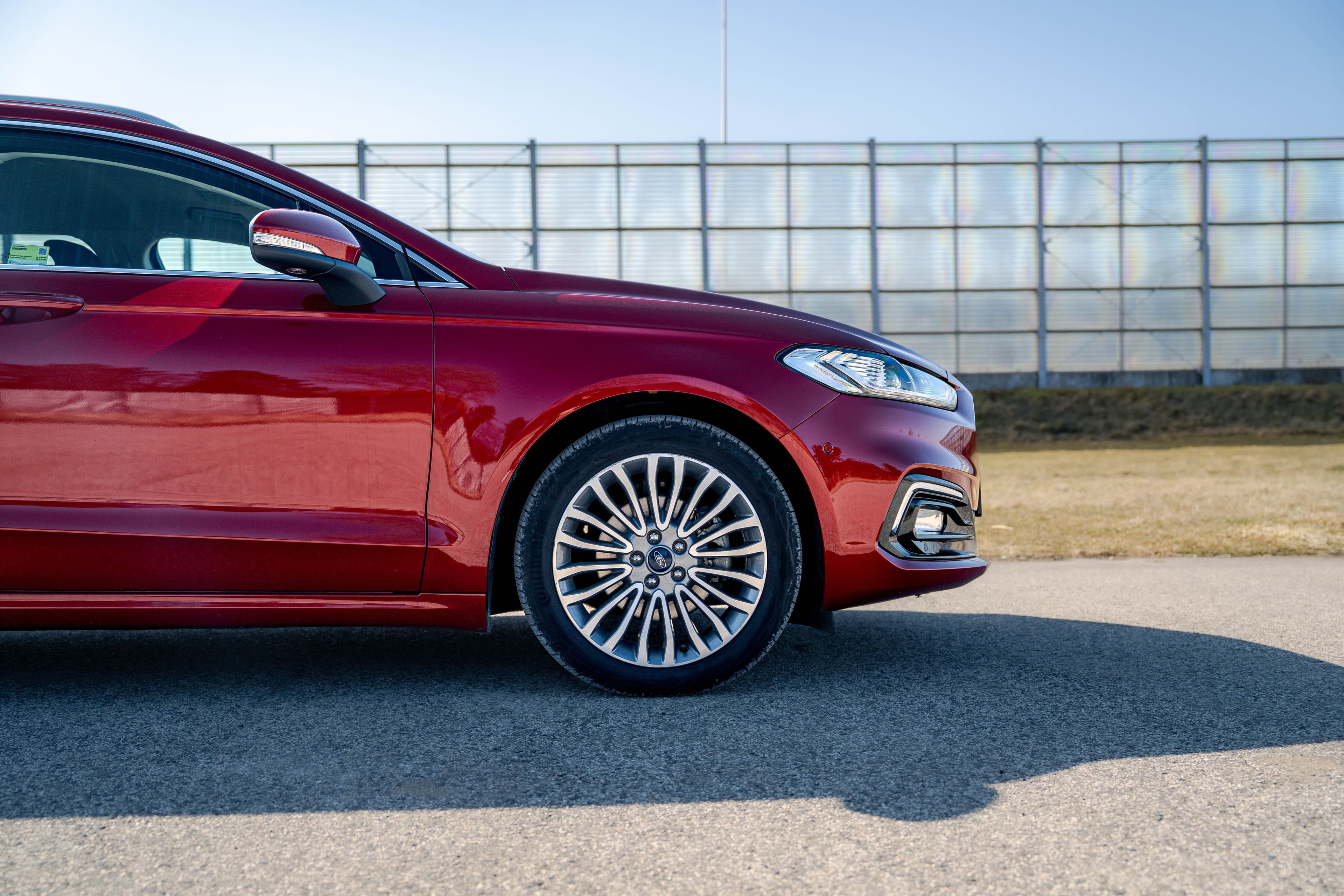 Ford Mondeo zdjęcie 8