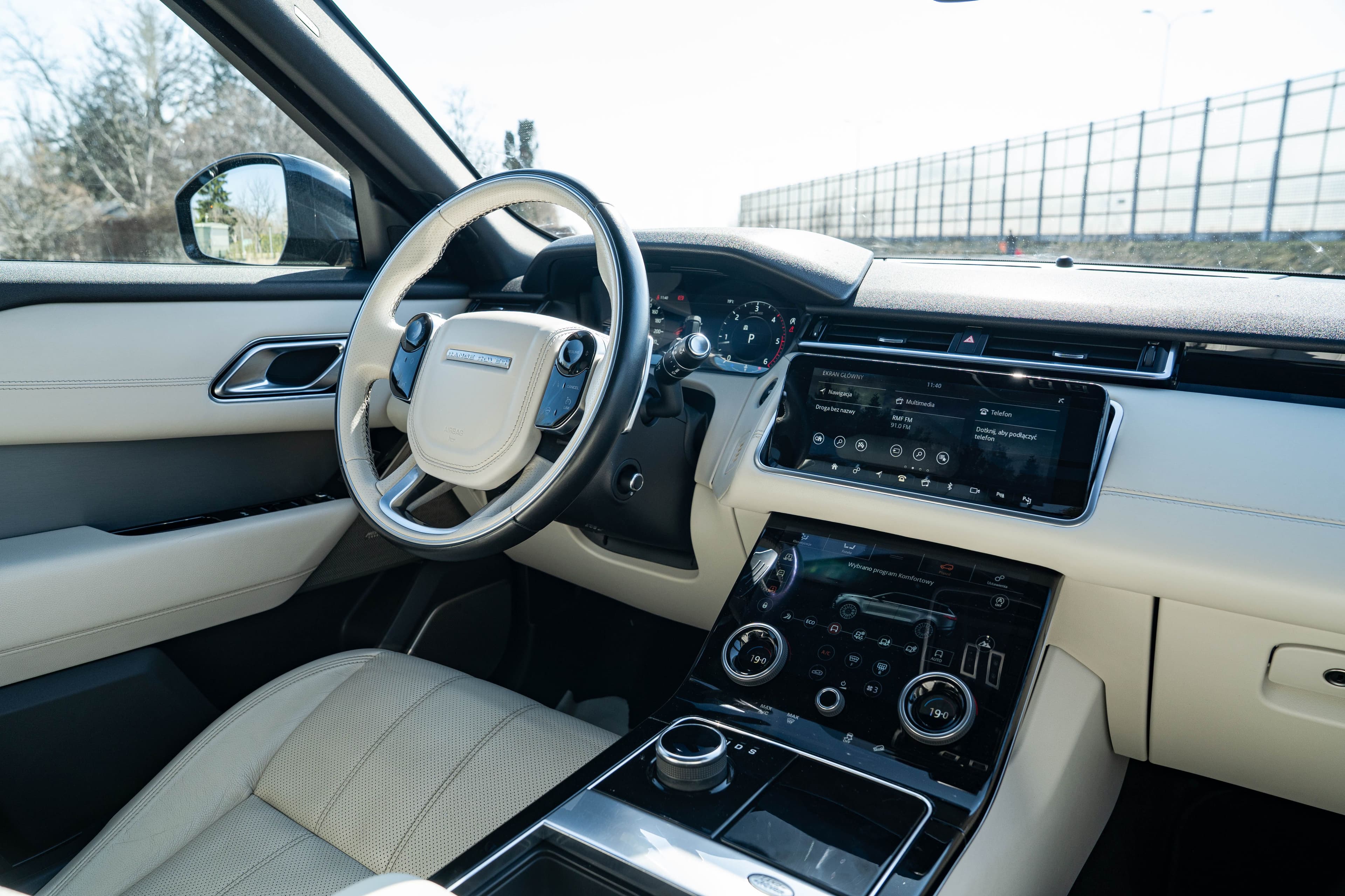 Land Rover Range Rover Velar zdjęcie 21