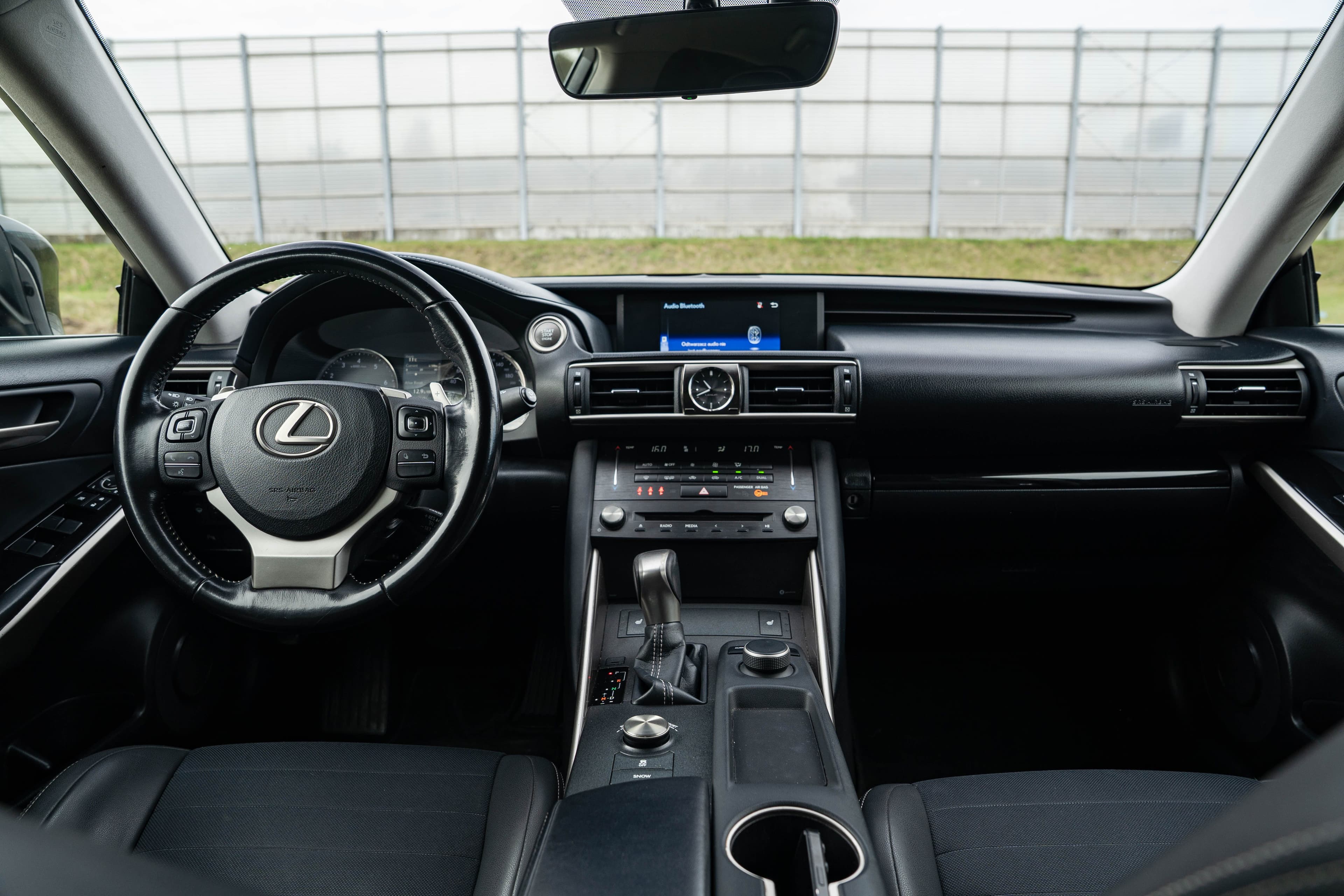 Lexus IS zdjęcie 17