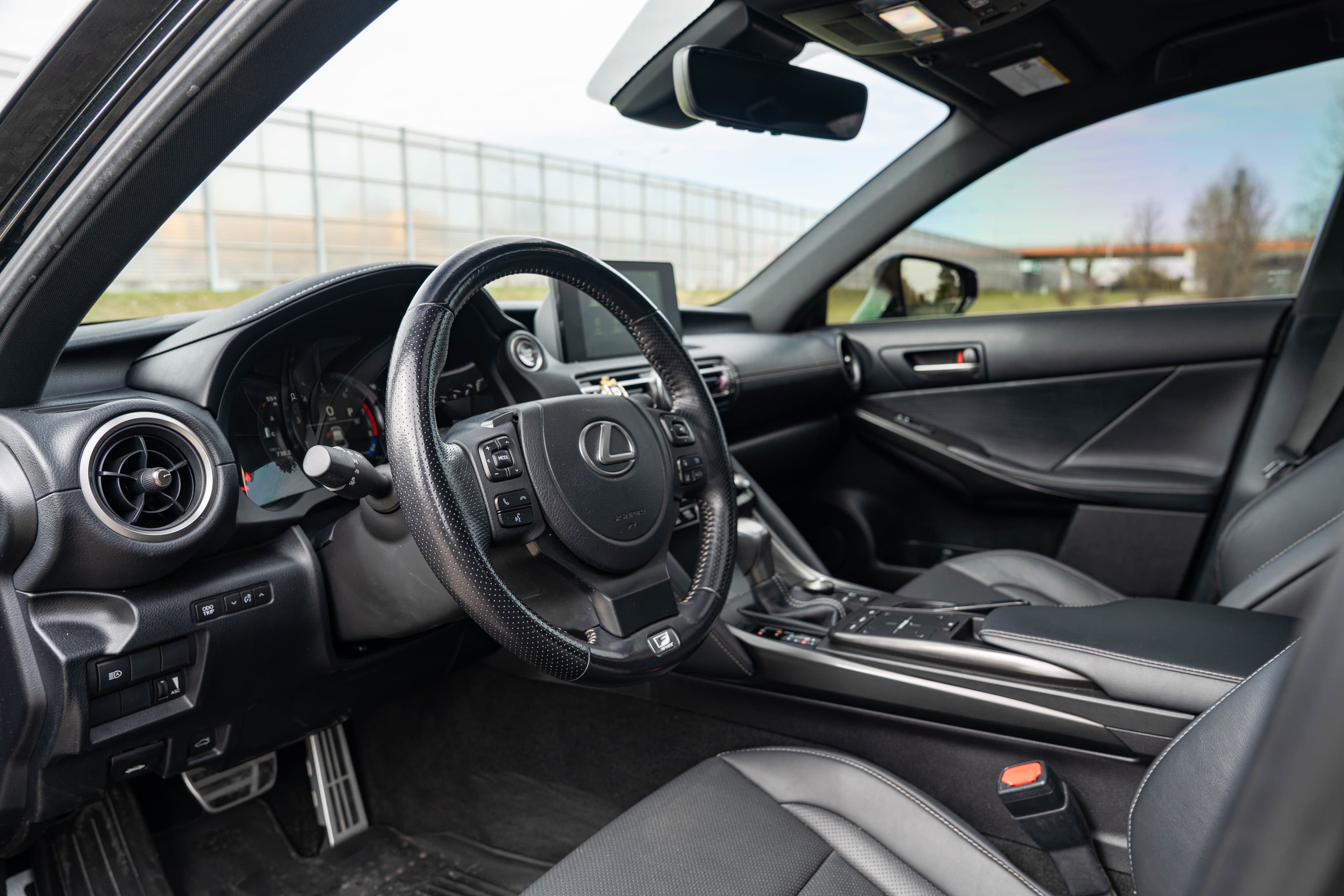 Lexus IS zdjęcie 16