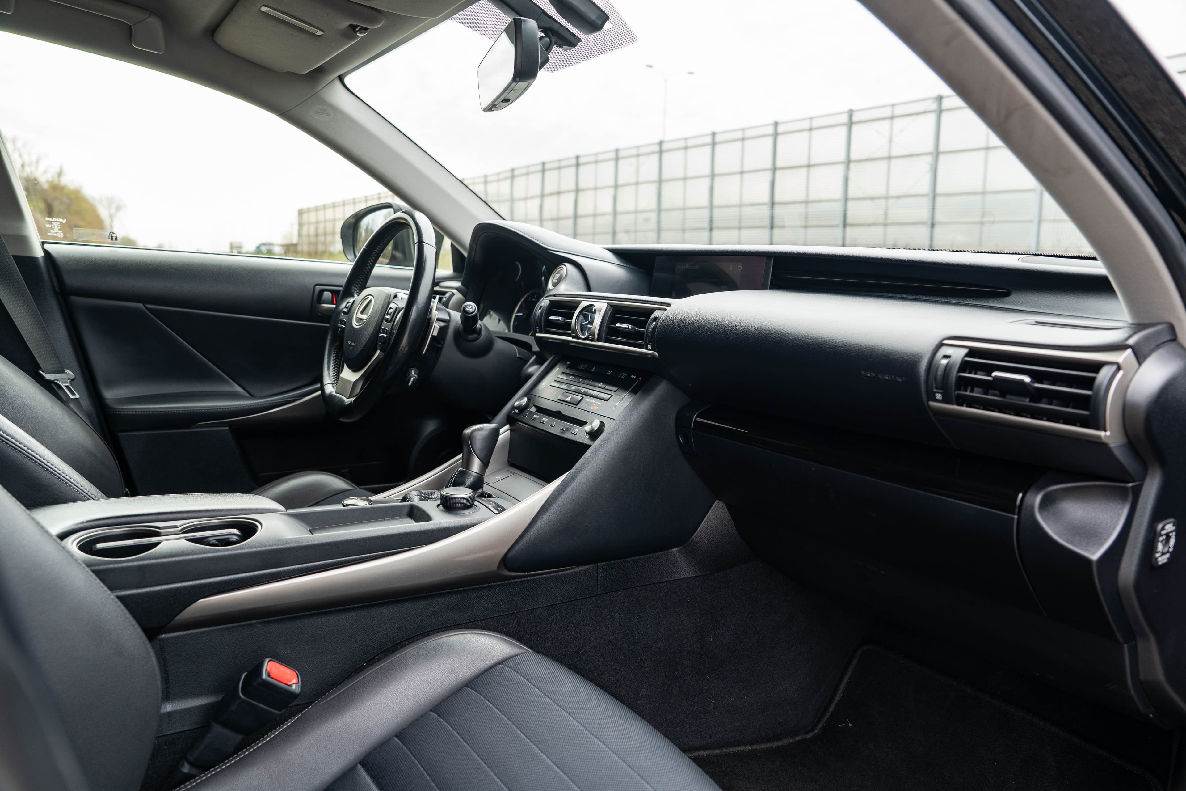 Lexus IS zdjęcie 20