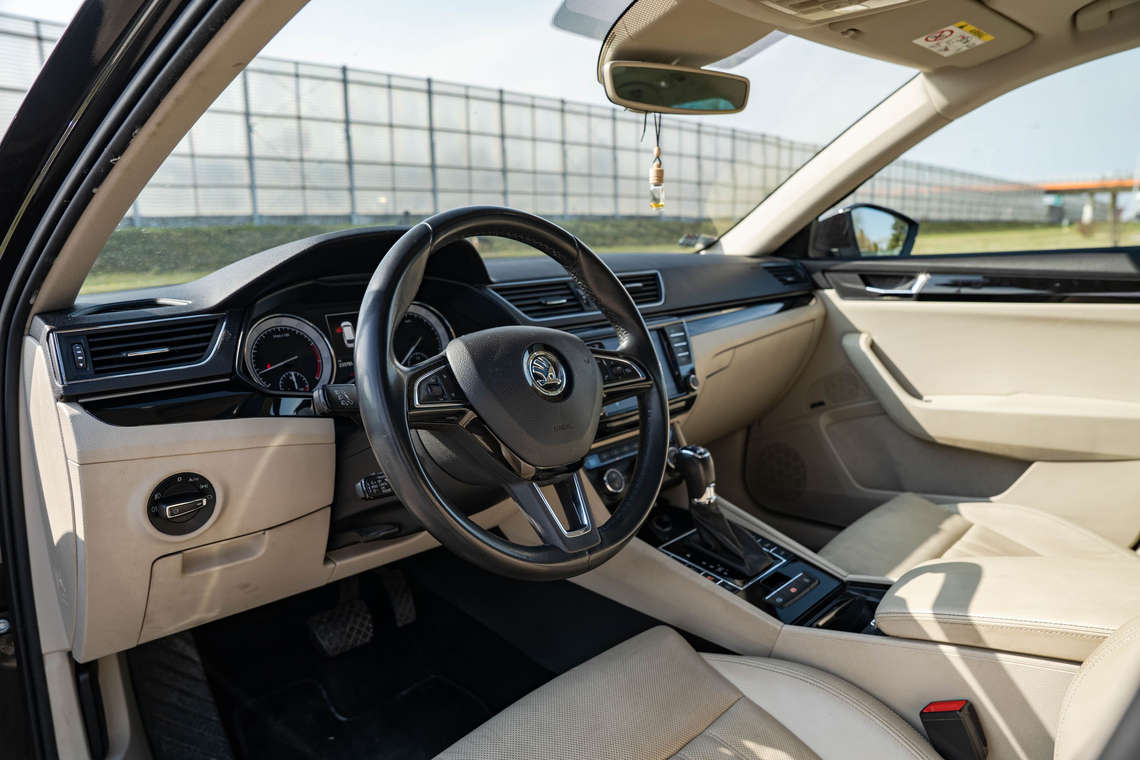 Skoda Superb zdjęcie 16