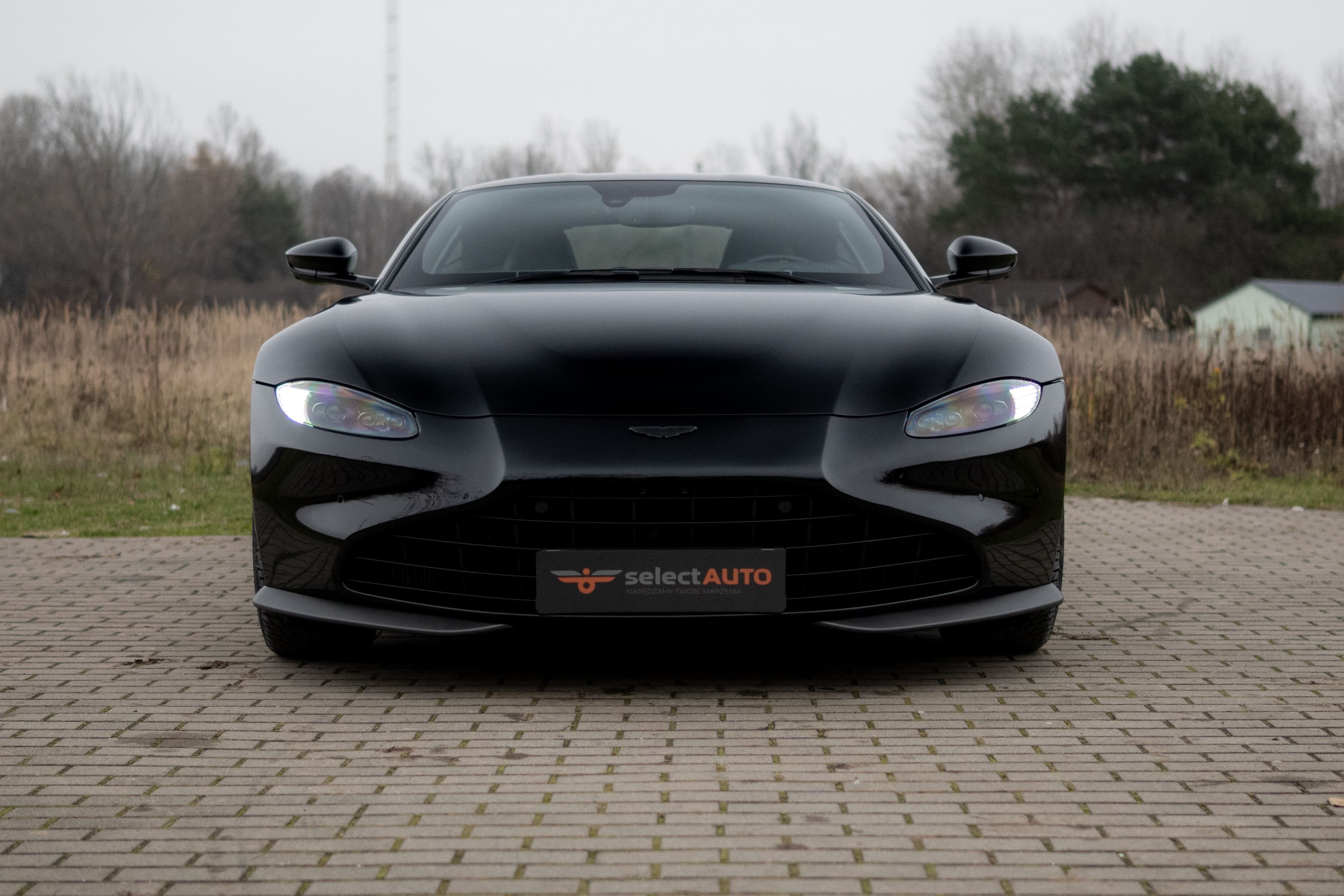 Aston Martin Vantage zdjęcie 2