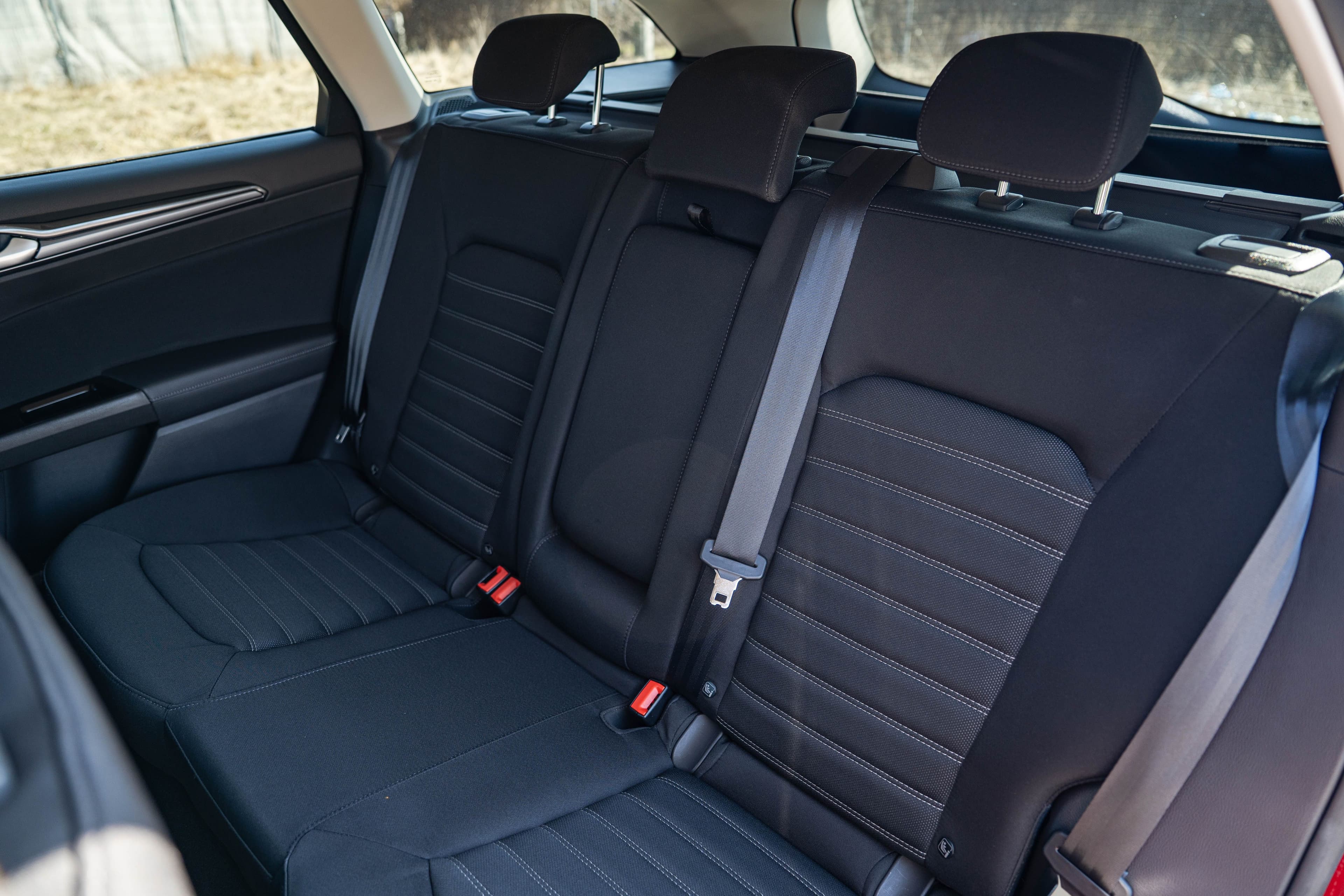 Ford Mondeo zdjęcie 24