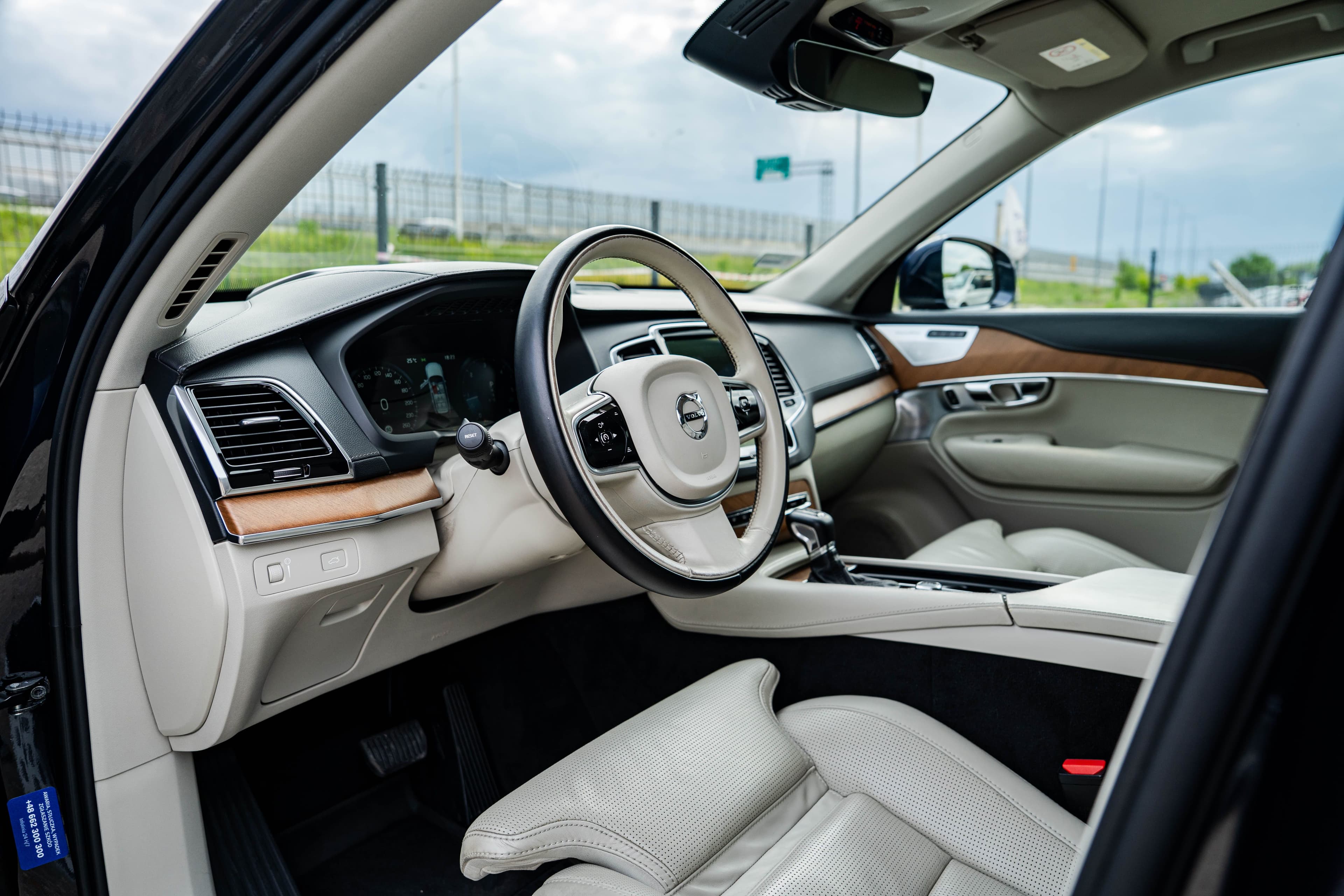 Volvo XC90 zdjęcie 19