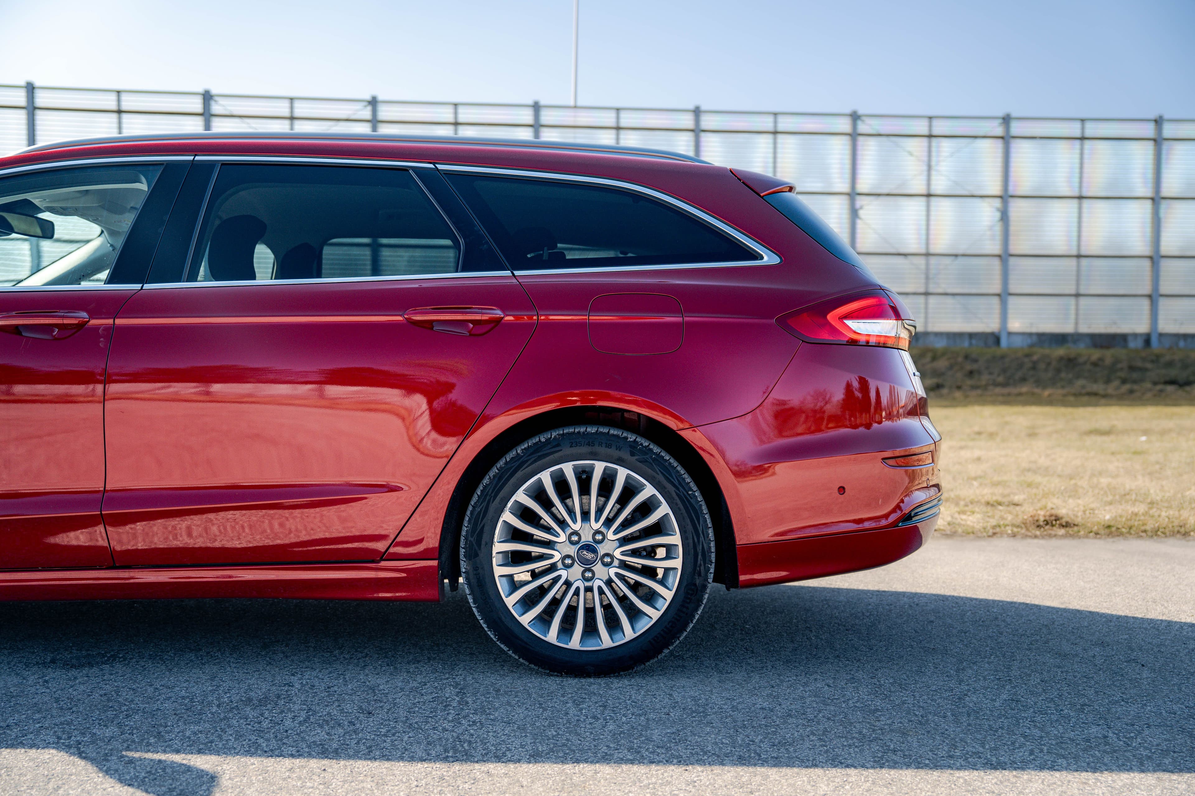 Ford Mondeo zdjęcie 12