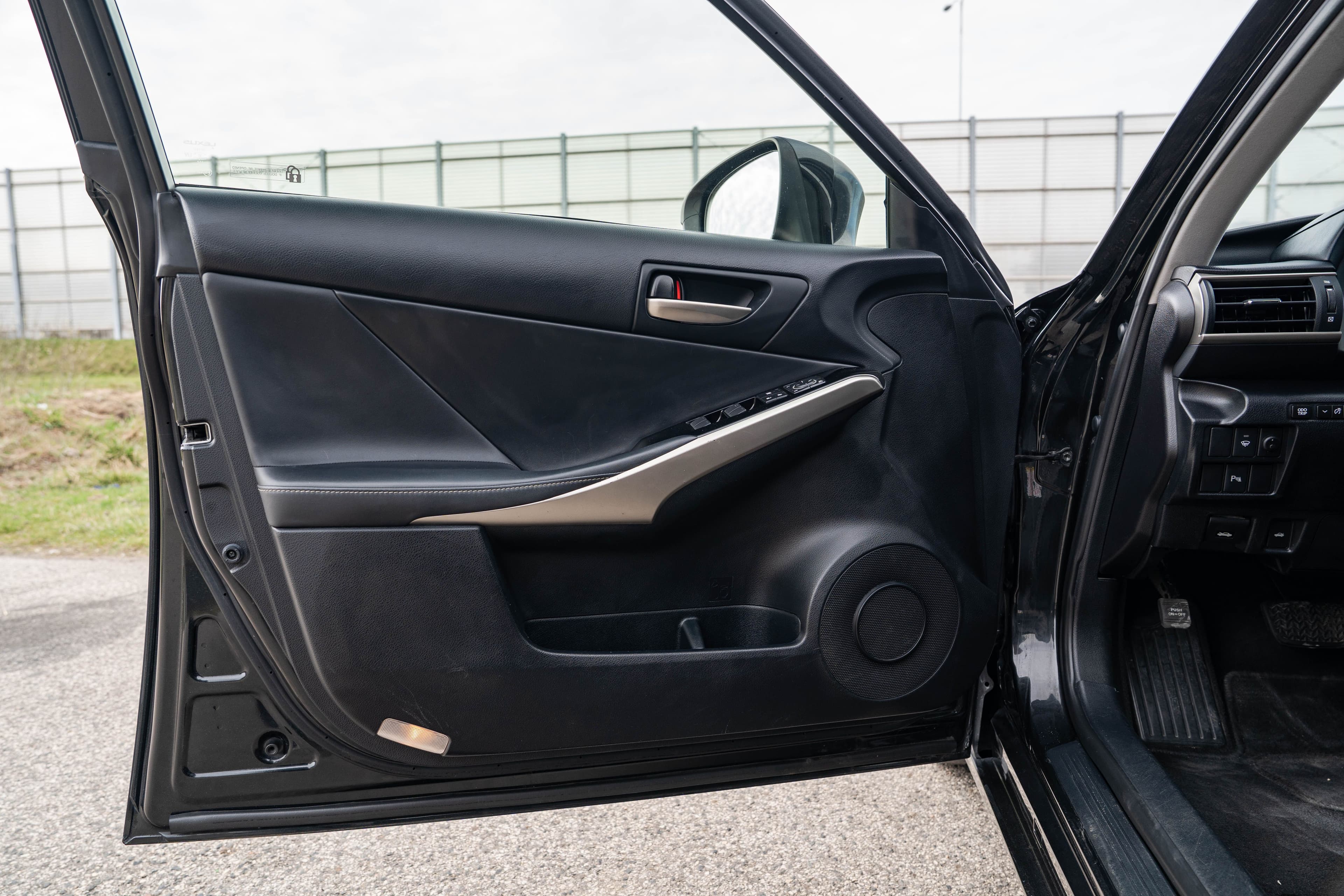 Lexus IS zdjęcie 27