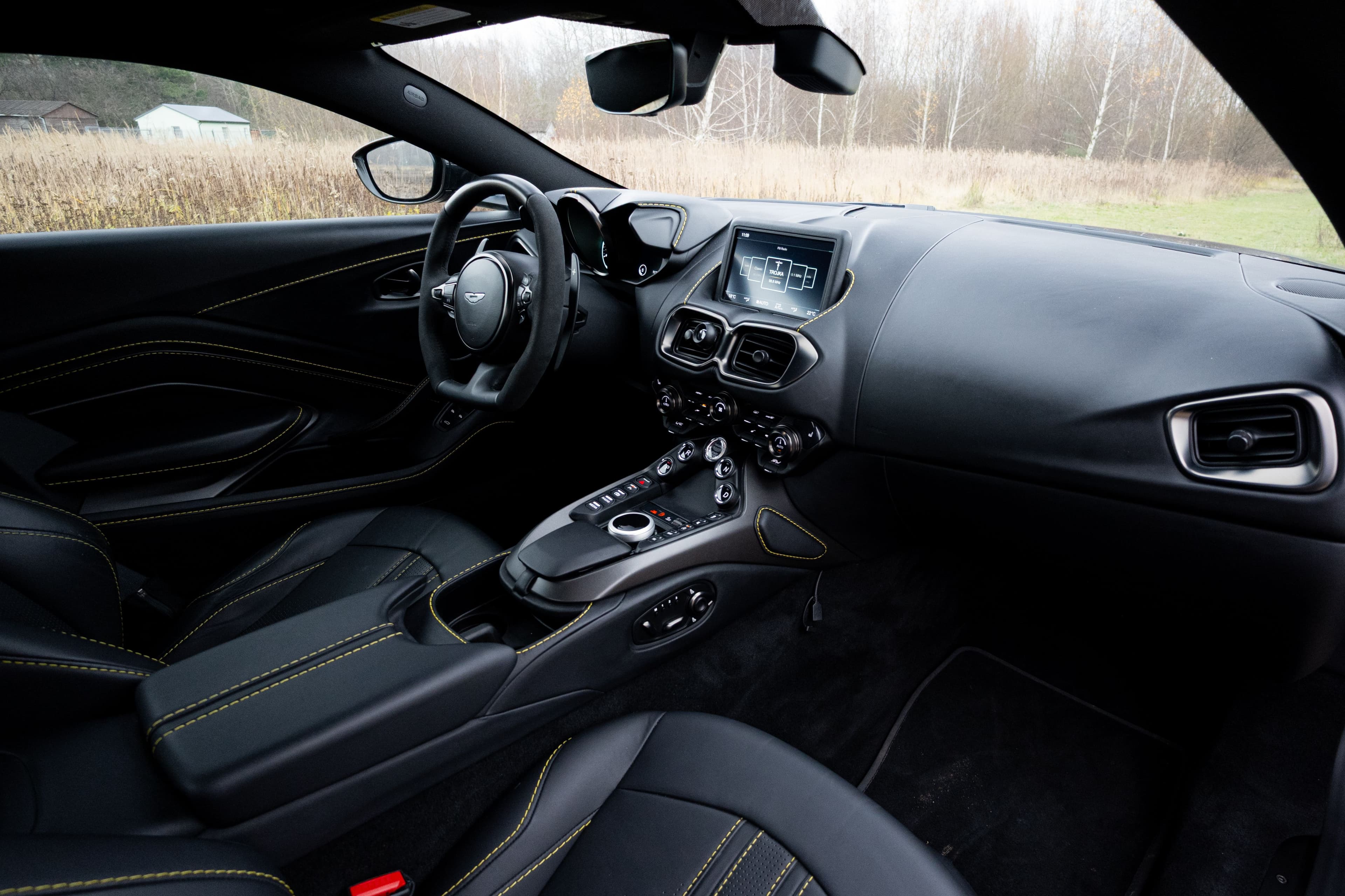 Aston Martin Vantage zdjęcie 25