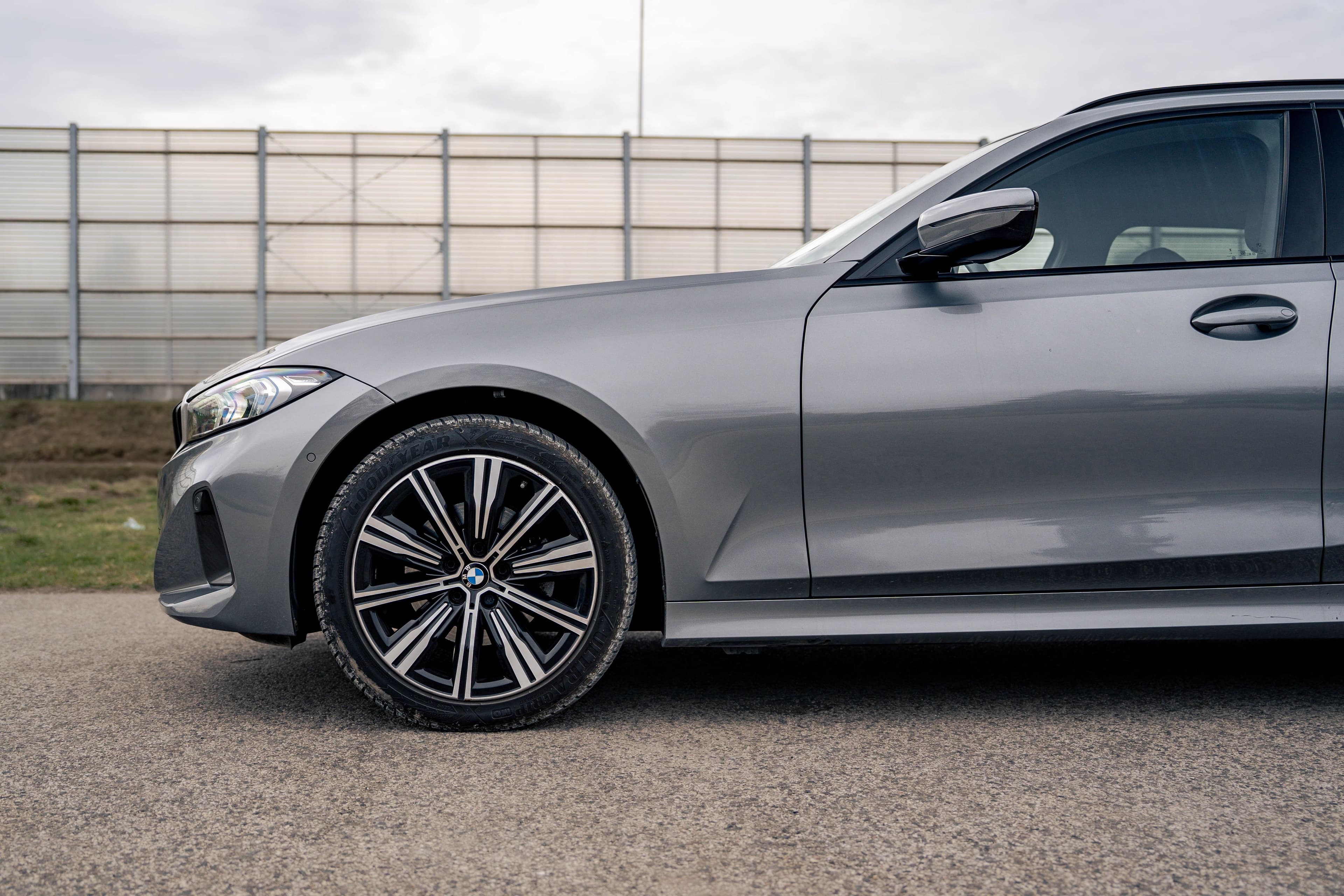 BMW Seria 3 zdjęcie 11